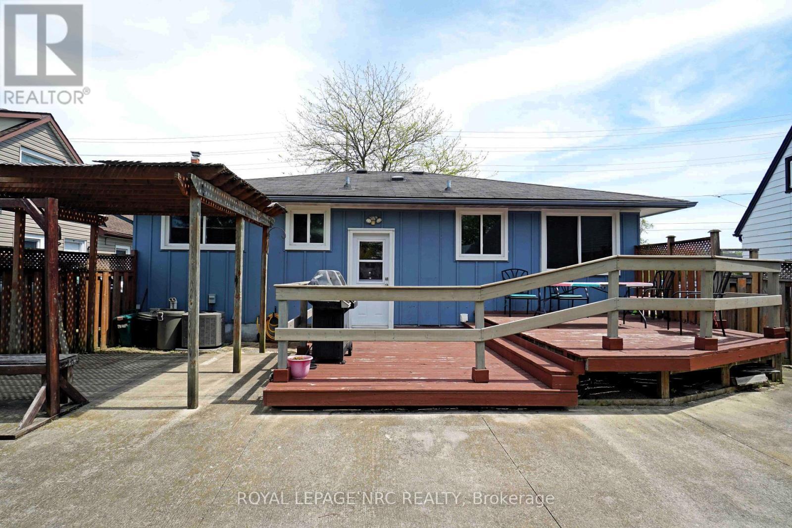 












228 PELHAM ROAD

,
St. Catharines (Western Hill),




Ontario
L2S1X6

