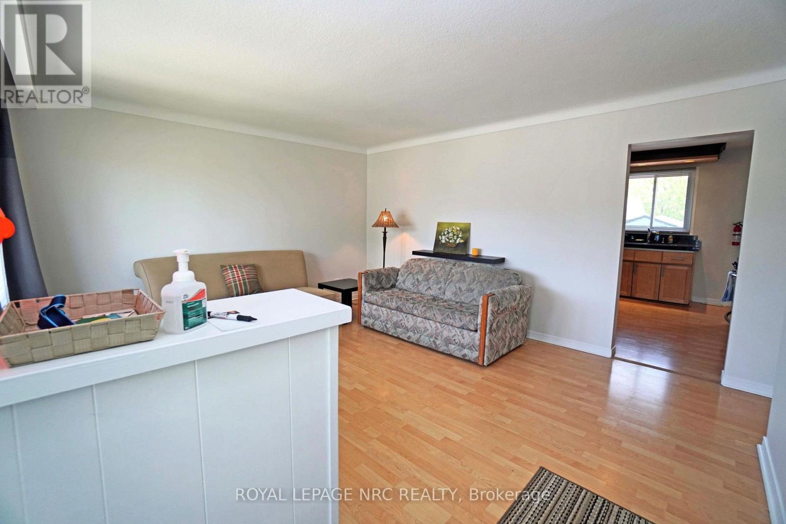 












228 PELHAM ROAD

,
St. Catharines (Western Hill),




Ontario
L2S1X6

