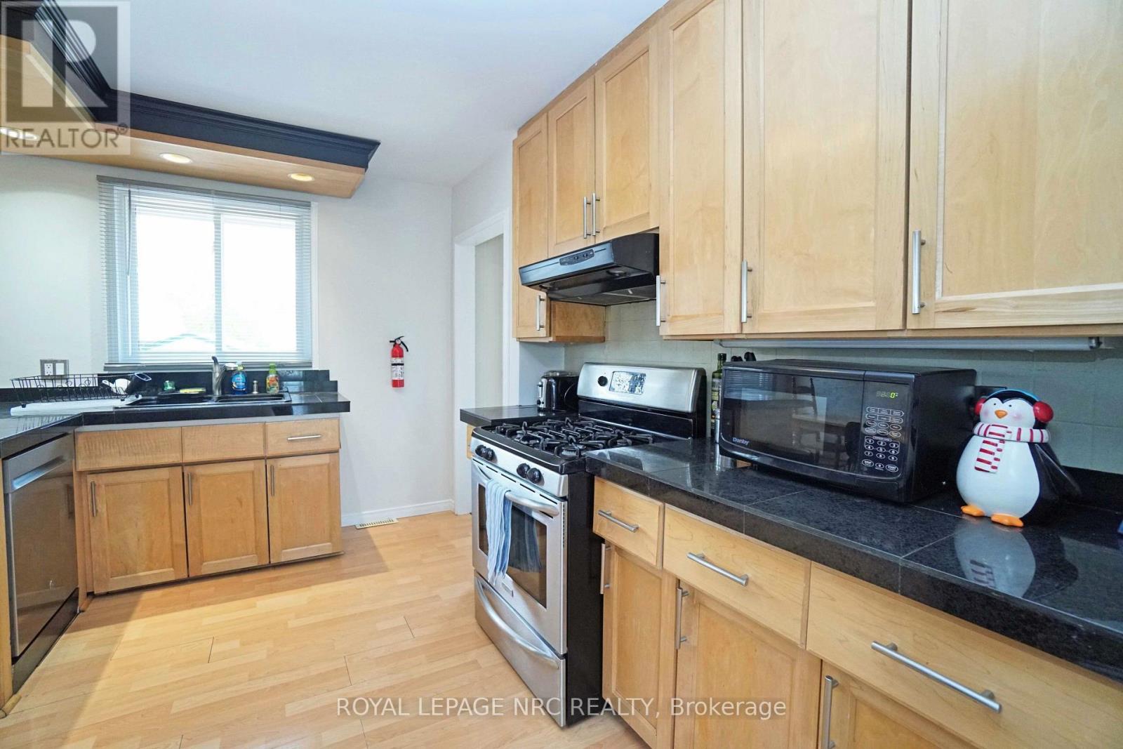












228 PELHAM ROAD

,
St. Catharines (Western Hill),




Ontario
L2S1X6

