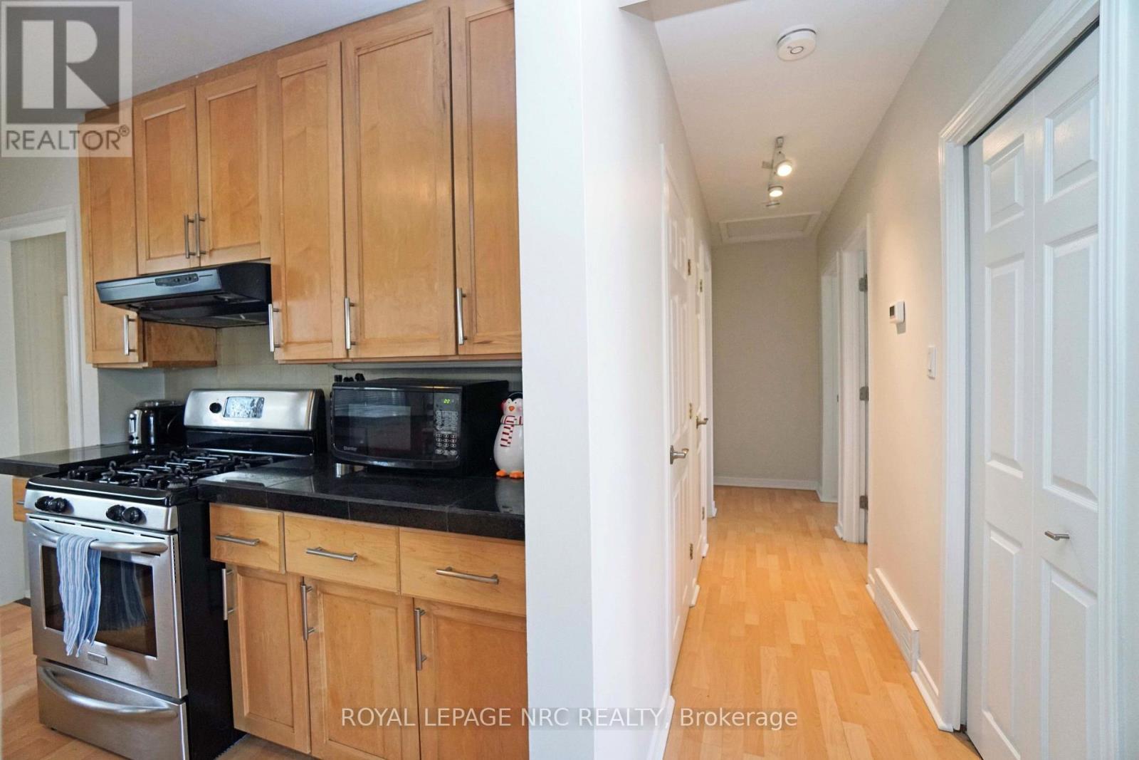 












228 PELHAM ROAD

,
St. Catharines (Western Hill),




Ontario
L2S1X6

