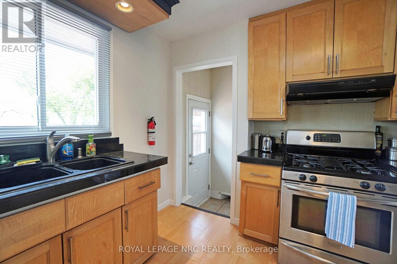 












228 PELHAM ROAD

,
St. Catharines (Western Hill),




Ontario
L2S1X6

