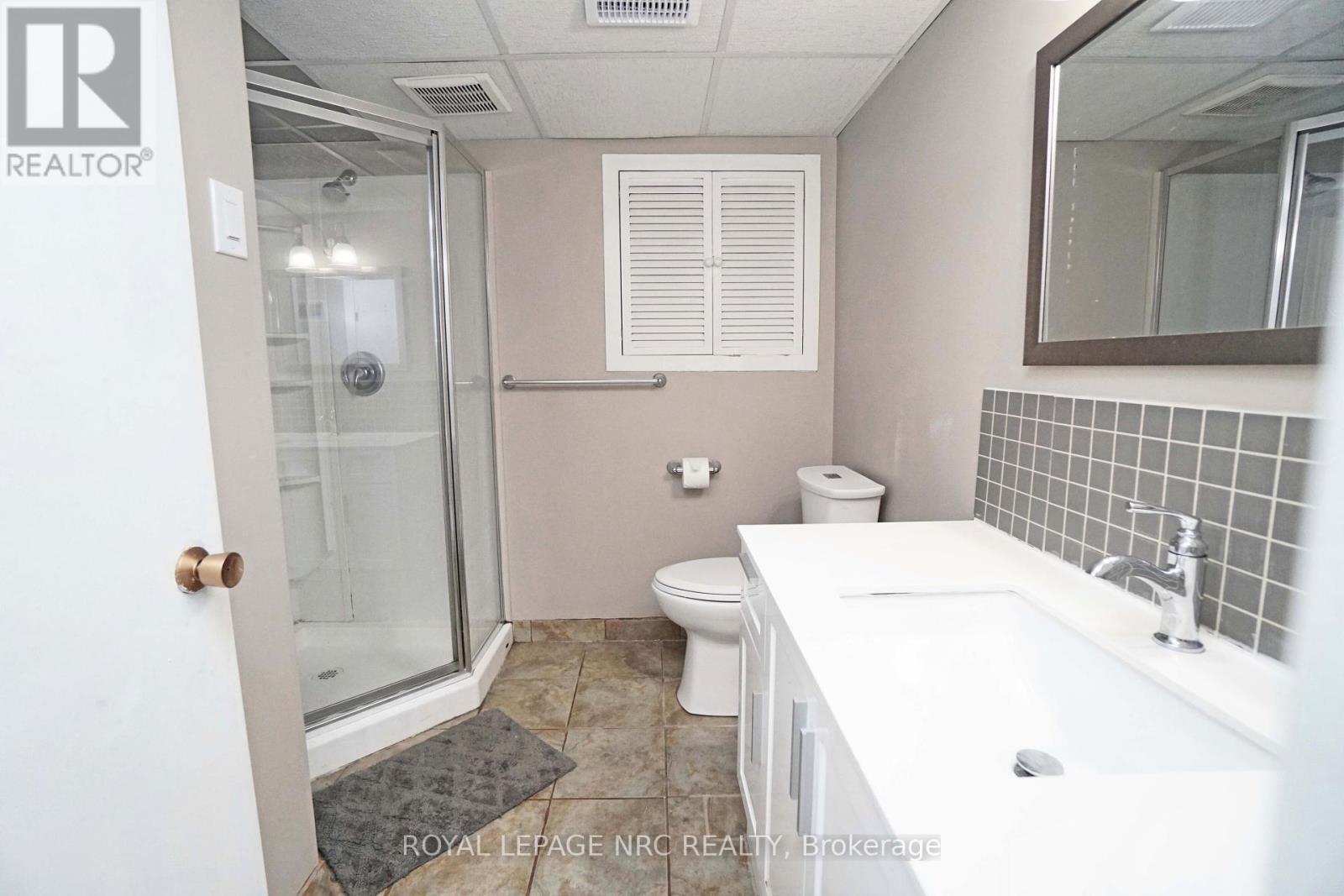 












228 PELHAM ROAD

,
St. Catharines (Western Hill),




Ontario
L2S1X6

