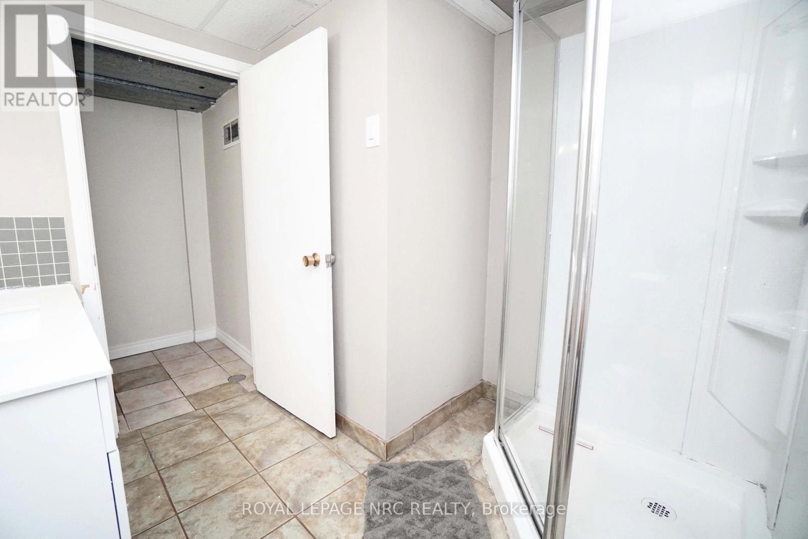 












228 PELHAM ROAD

,
St. Catharines (Western Hill),




Ontario
L2S1X6

