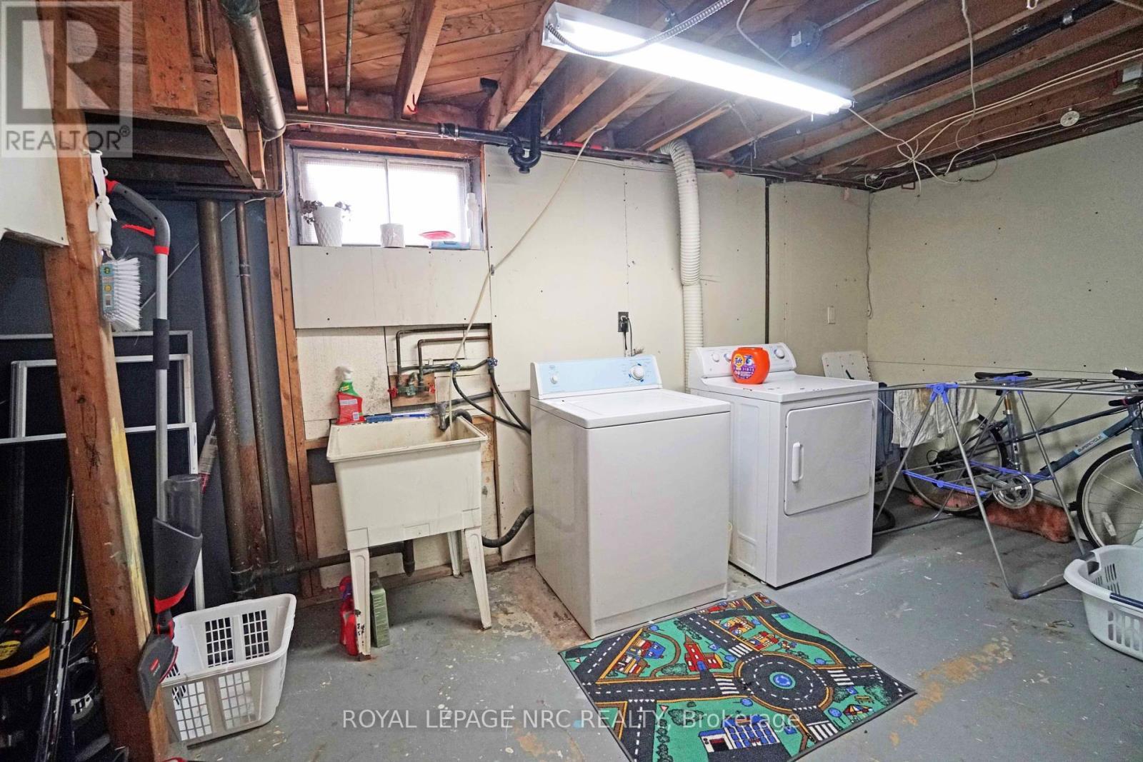 












228 PELHAM ROAD

,
St. Catharines (Western Hill),




Ontario
L2S1X6

