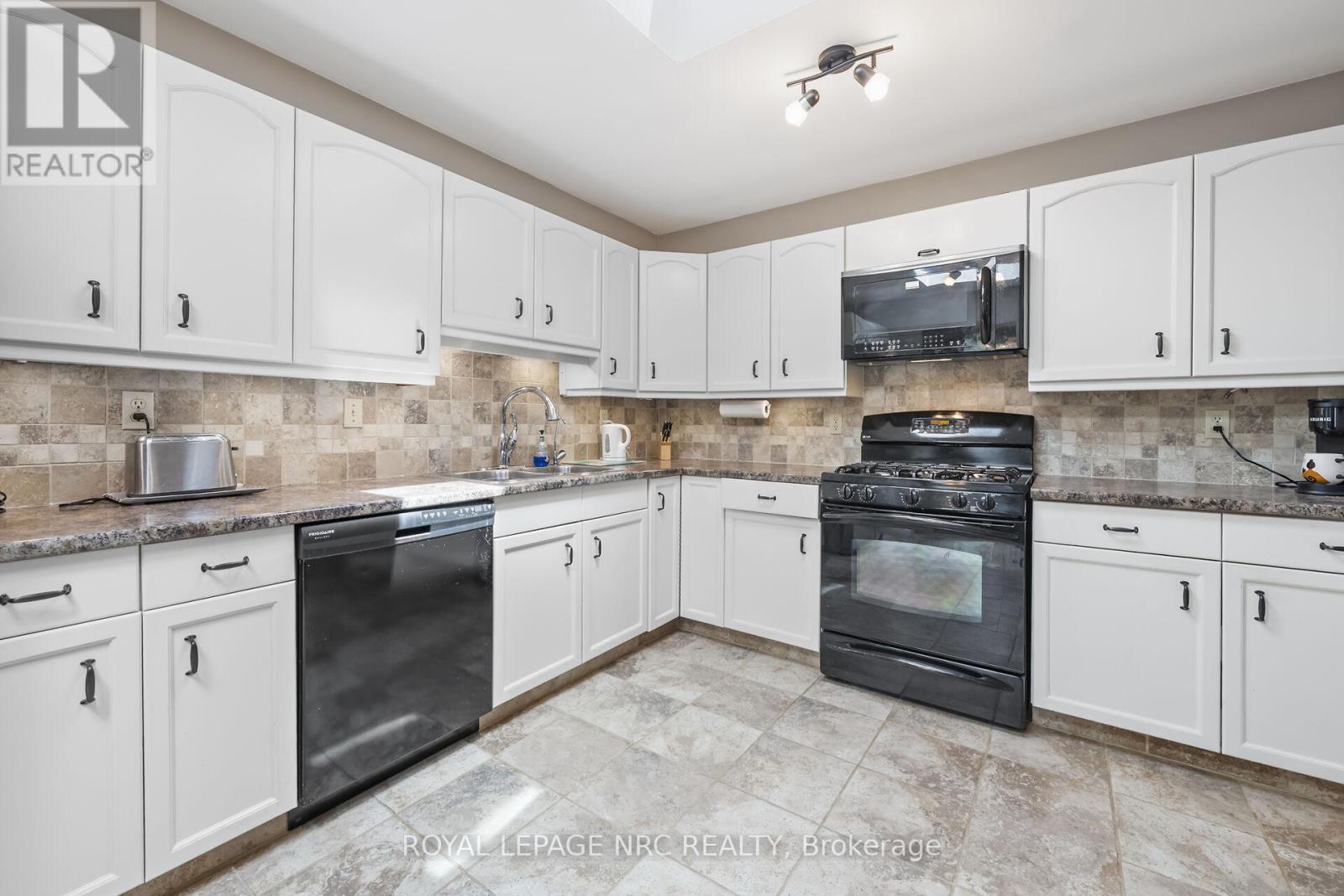 












47 MARLEY CRESCENT

,
Haldimand,




Ontario
N0A1J0

