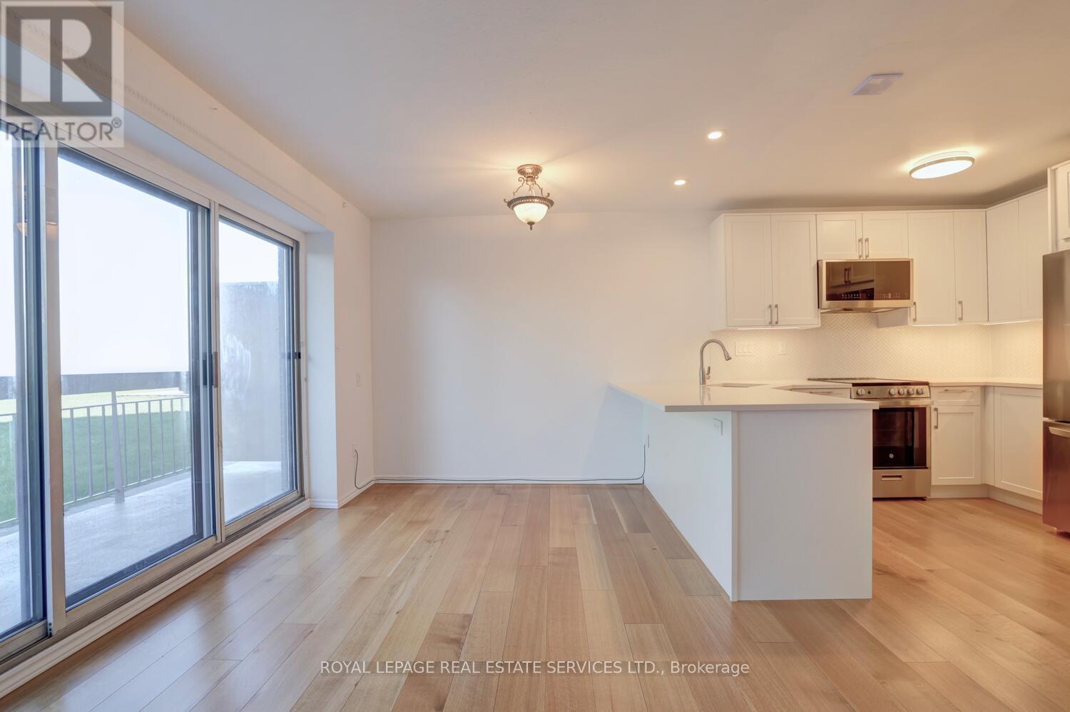 












104 - 41 LAKE SHORE DRIVE

,
Toronto,




Ontario
M8V1Z3

