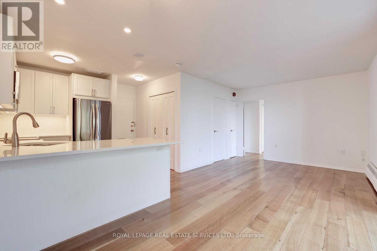 












104 - 41 LAKE SHORE DRIVE

,
Toronto,




Ontario
M8V1Z3


