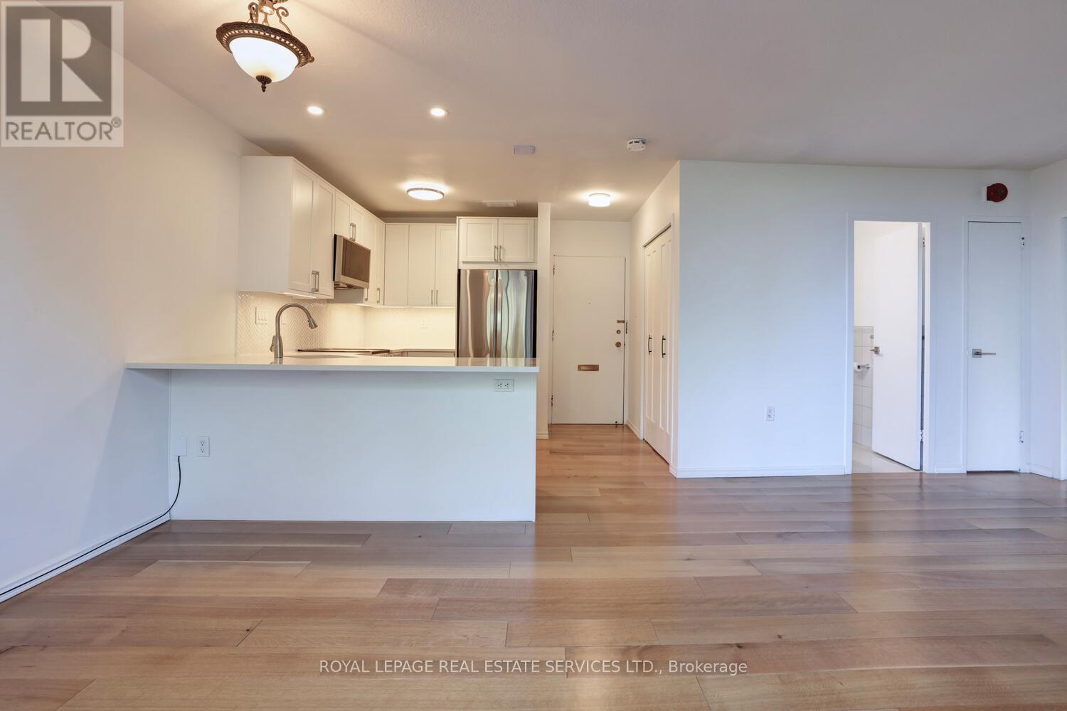 












104 - 41 LAKE SHORE DRIVE

,
Toronto,




Ontario
M8V1Z3

