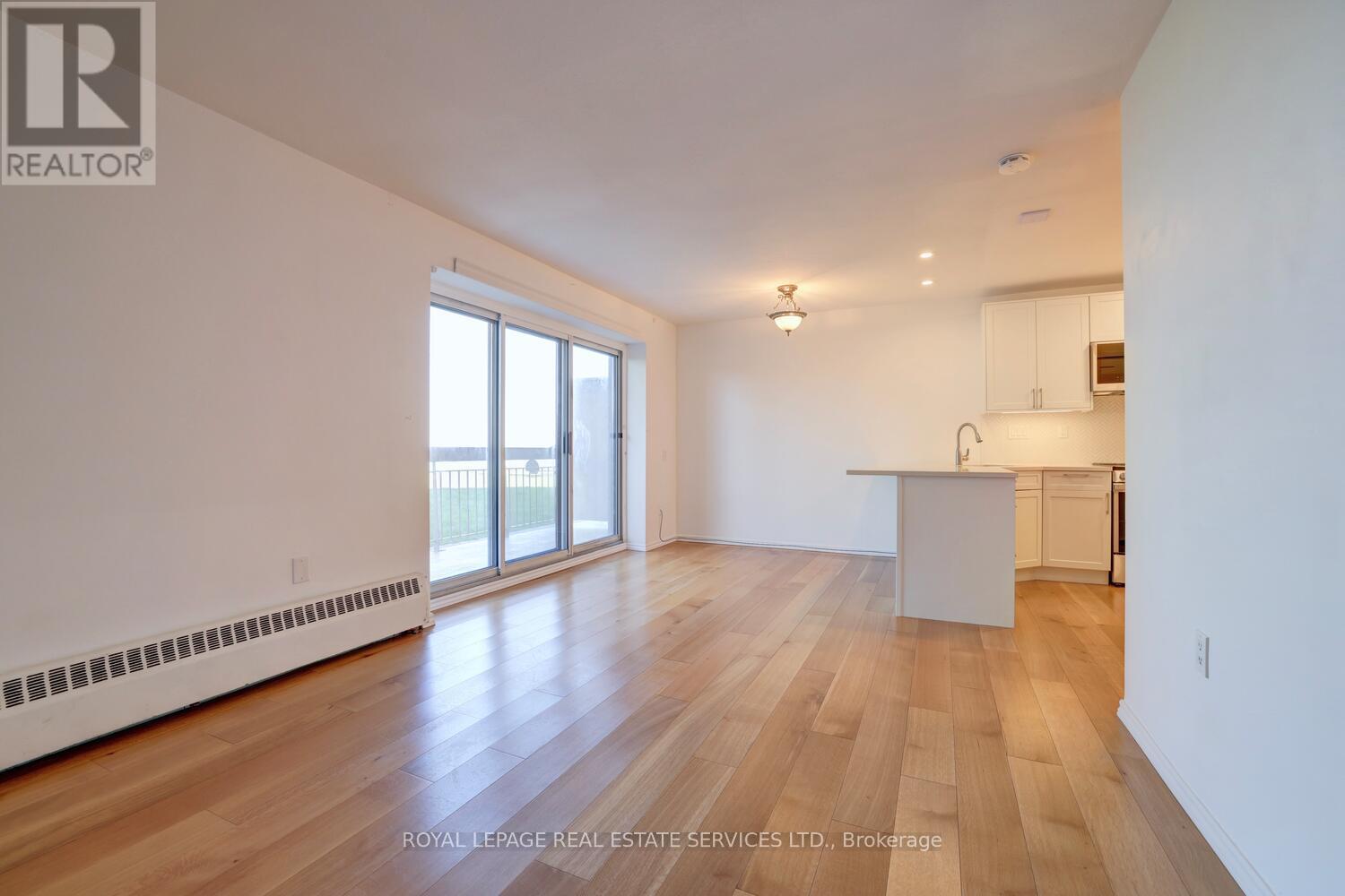 












104 - 41 LAKE SHORE DRIVE

,
Toronto,




Ontario
M8V1Z3

