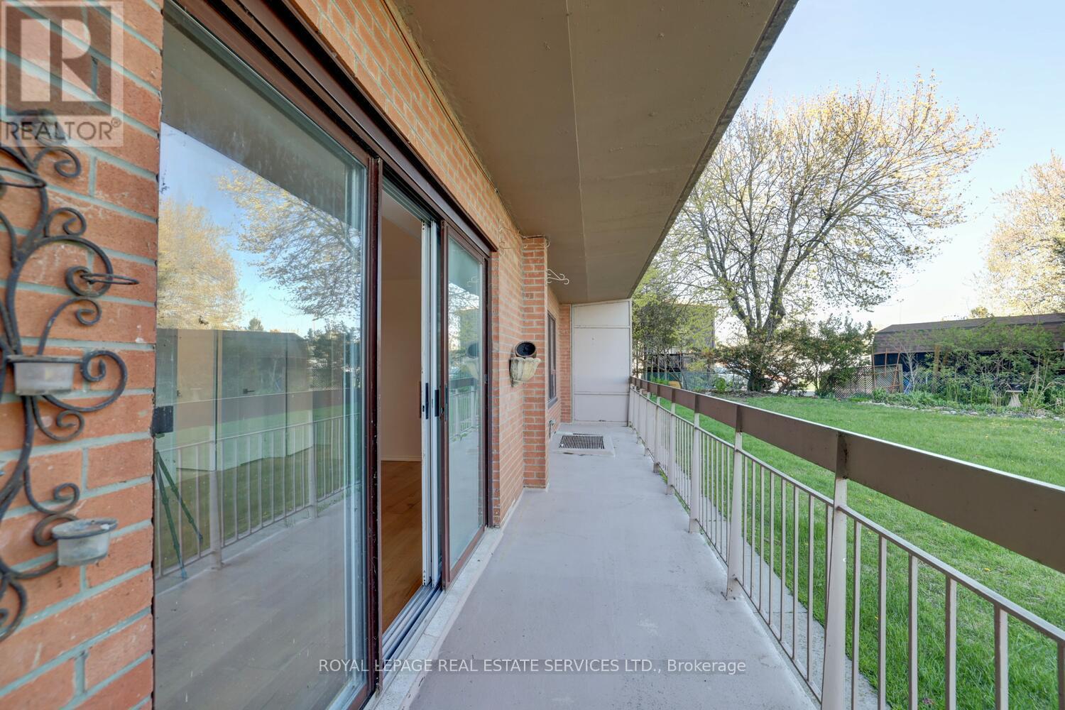 












104 - 41 LAKE SHORE DRIVE

,
Toronto,




Ontario
M8V1Z3


