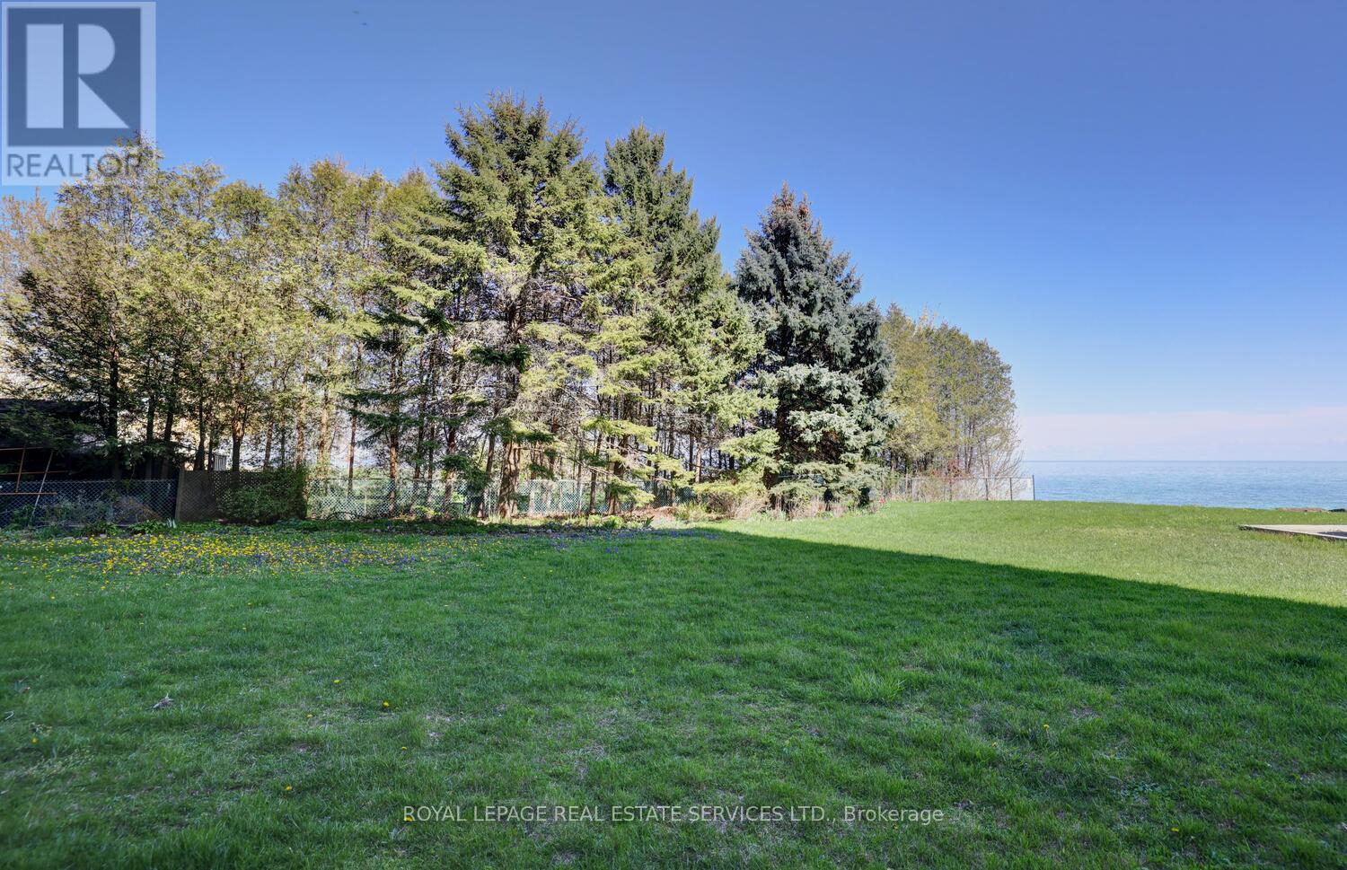 












104 - 41 LAKE SHORE DRIVE

,
Toronto,




Ontario
M8V1Z3

