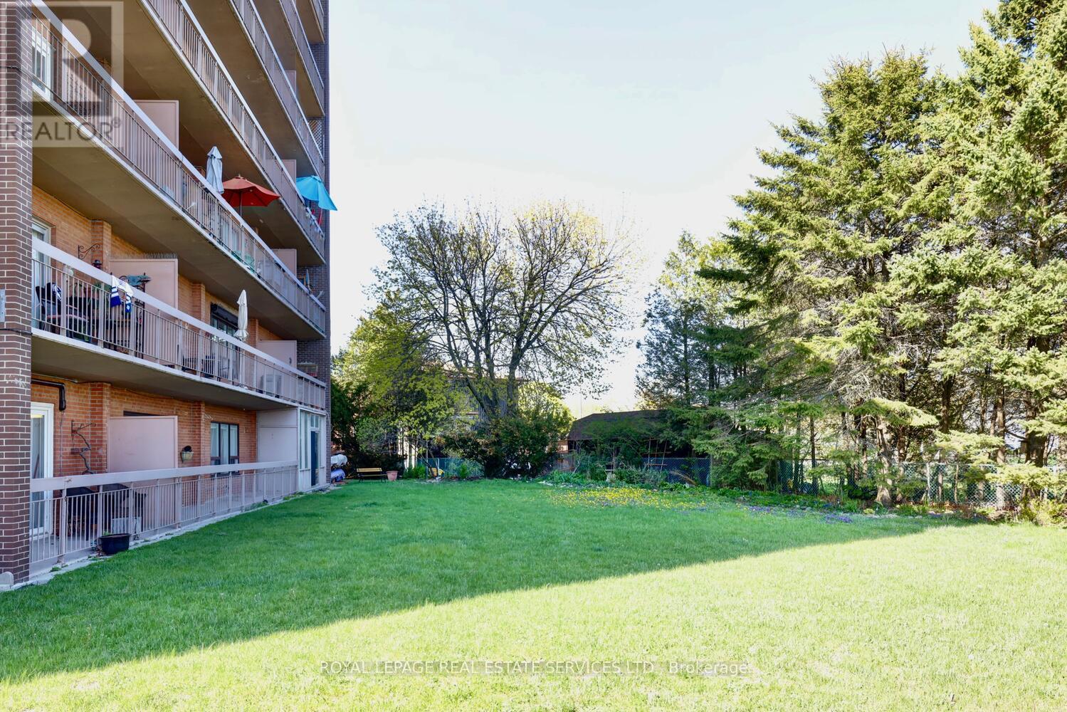 












104 - 41 LAKE SHORE DRIVE

,
Toronto,




Ontario
M8V1Z3

