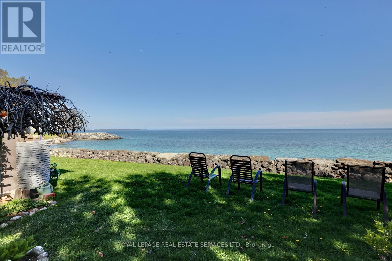 












104 - 41 LAKE SHORE DRIVE

,
Toronto,




Ontario
M8V1Z3

