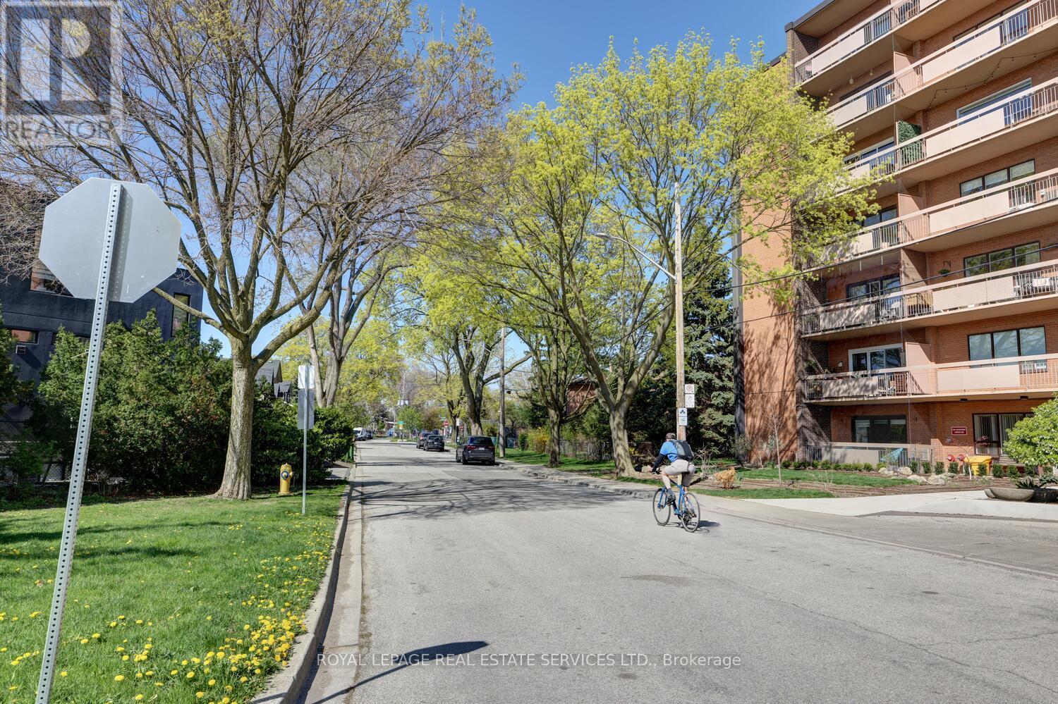 












104 - 41 LAKE SHORE DRIVE

,
Toronto,




Ontario
M8V1Z3

