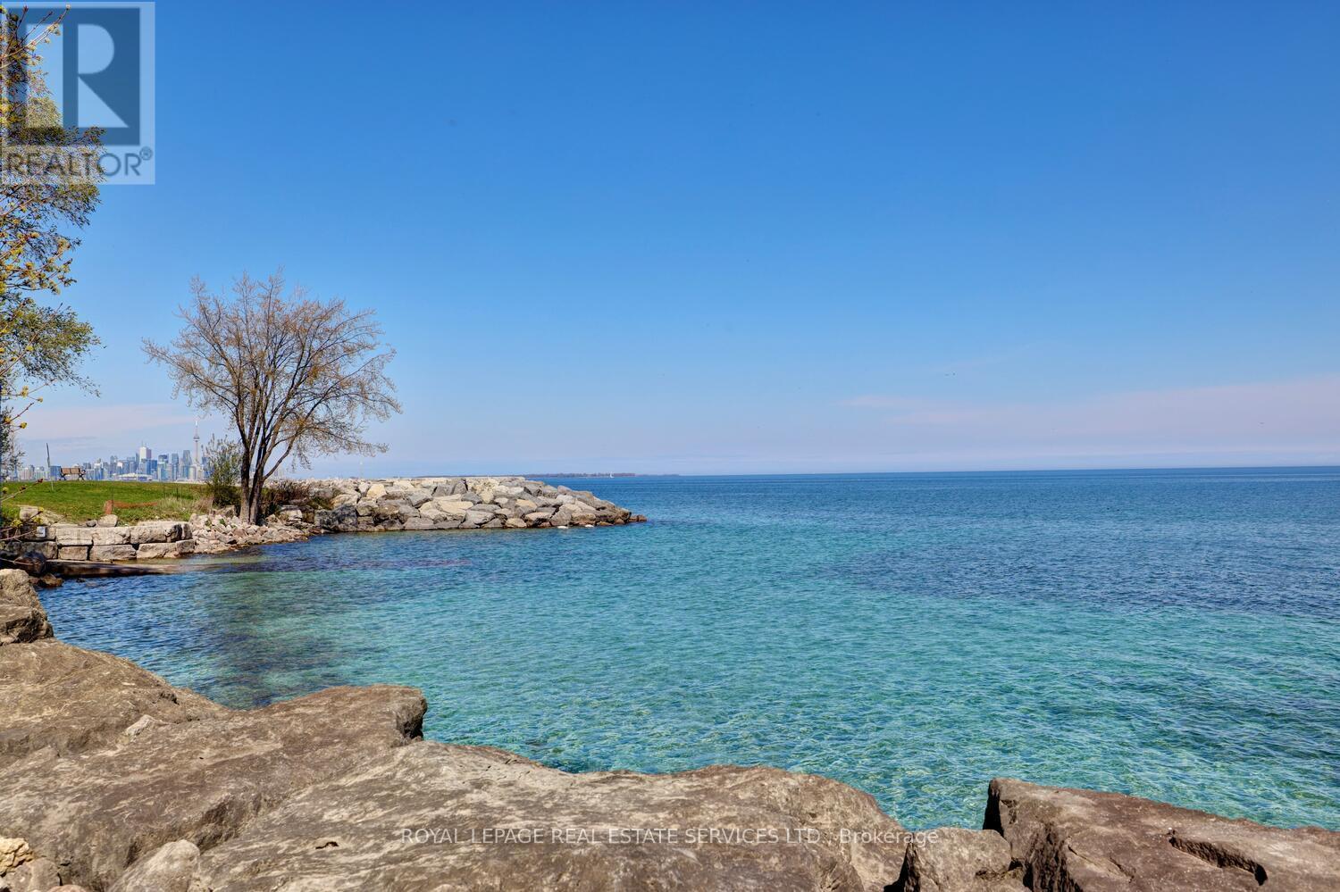 












104 - 41 LAKE SHORE DRIVE

,
Toronto,




Ontario
M8V1Z3

