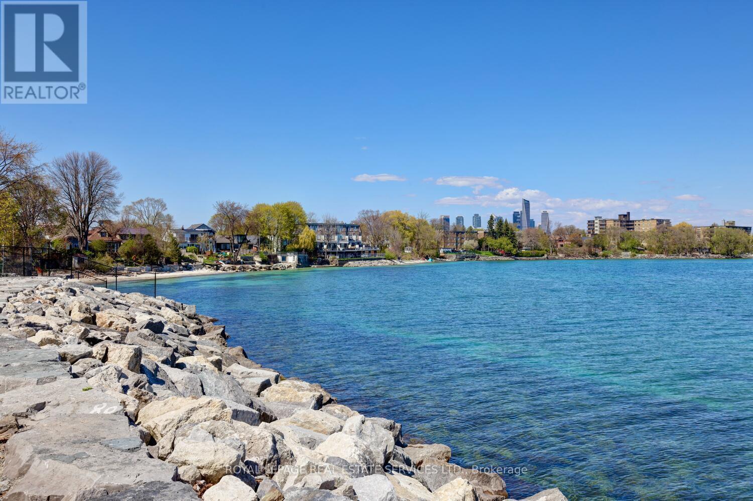 












104 - 41 LAKE SHORE DRIVE

,
Toronto,




Ontario
M8V1Z3

