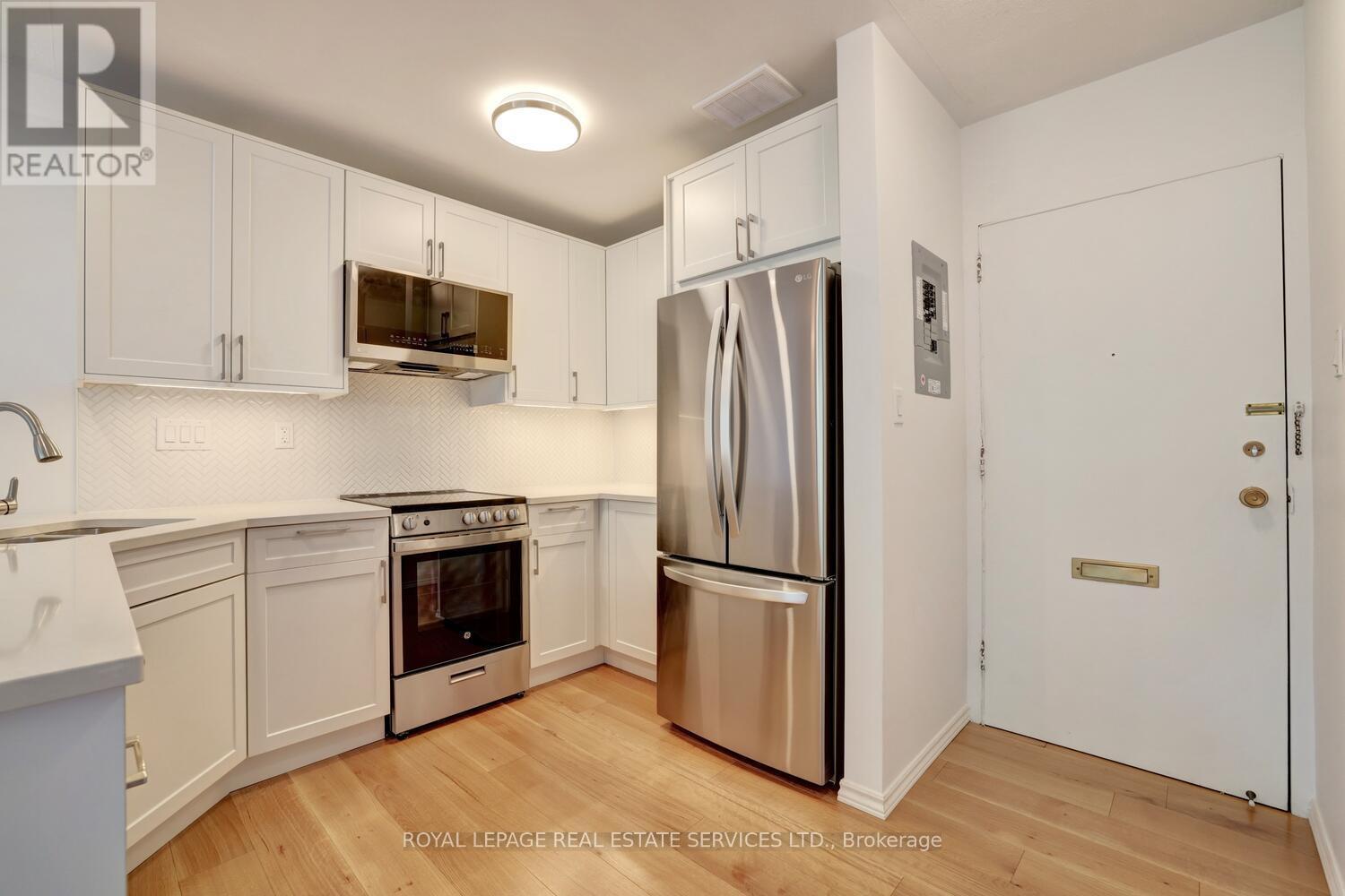 












104 - 41 LAKE SHORE DRIVE

,
Toronto,




Ontario
M8V1Z3


