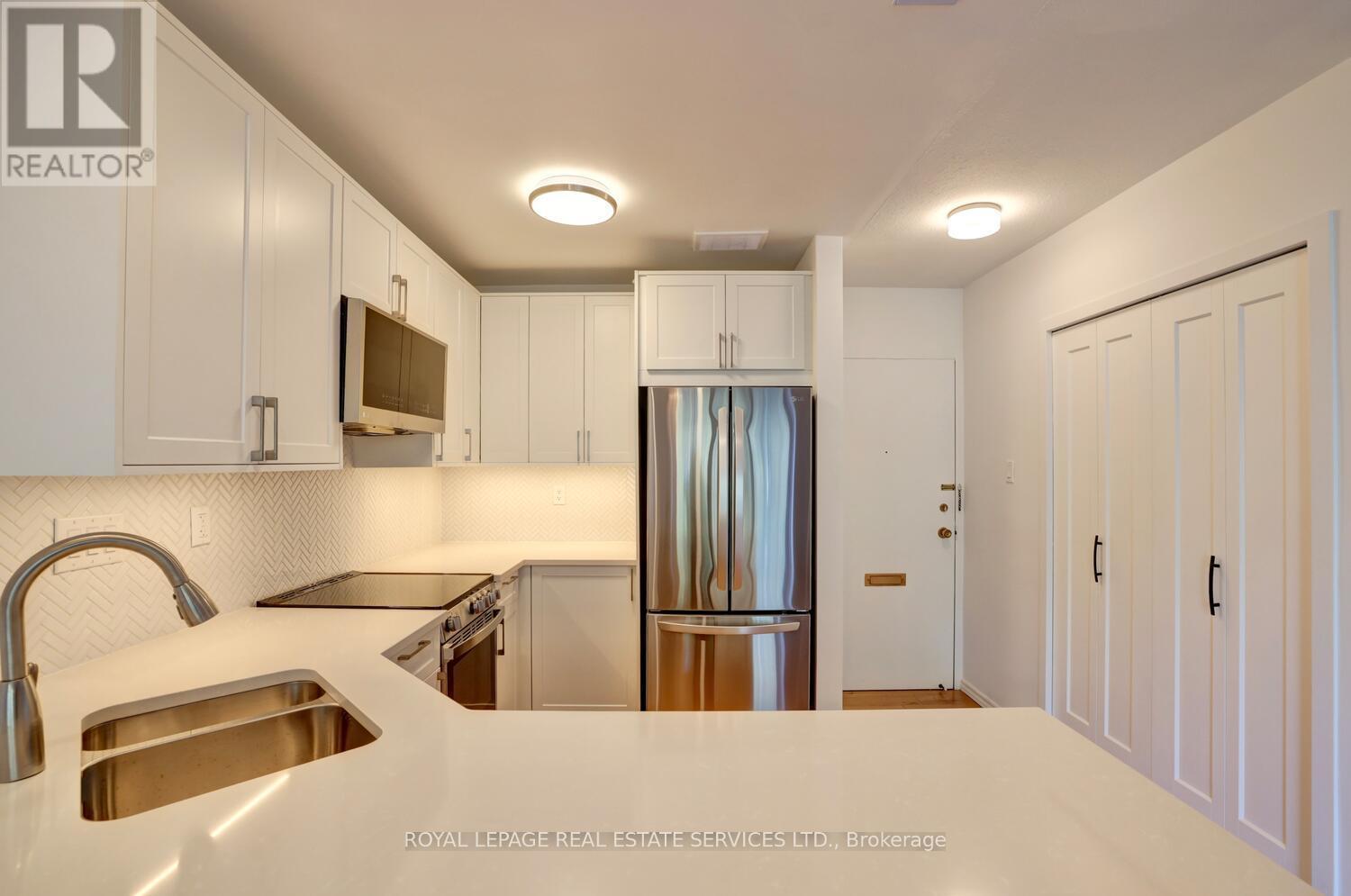 












104 - 41 LAKE SHORE DRIVE

,
Toronto,




Ontario
M8V1Z3


