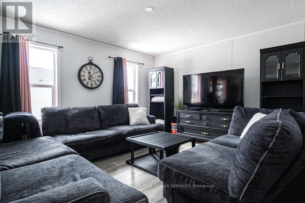 












29 HICKORY HOLLOW

,
Haldimand,




Ontario
N0A1L0

