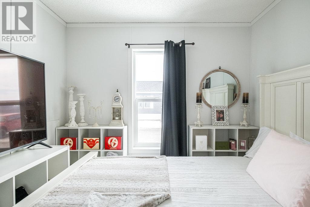 












29 HICKORY HOLLOW

,
Haldimand,




Ontario
N0A1L0

