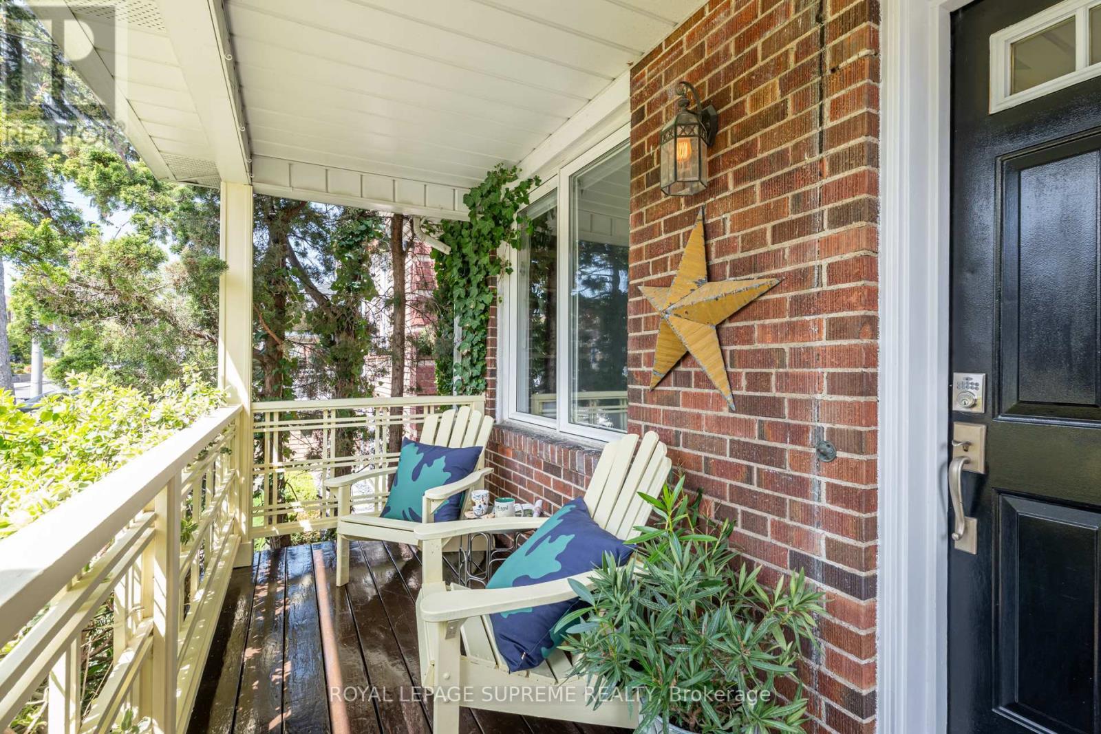 












901 ST CLARENS AVENUE

,
Toronto,




Ontario
M6H3X5

