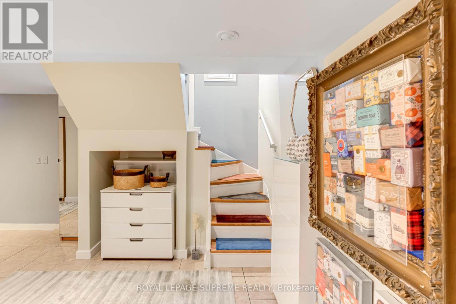 












901 ST CLARENS AVENUE

,
Toronto,




Ontario
M6H3X5

