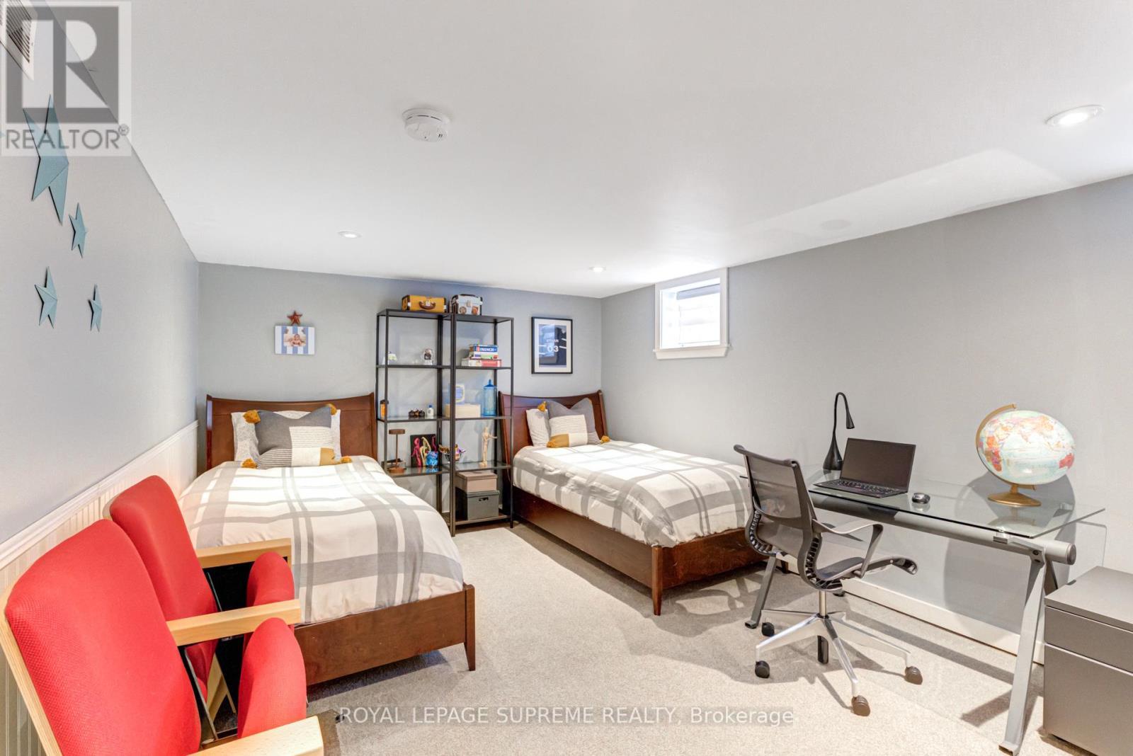 












901 ST CLARENS AVENUE

,
Toronto,




Ontario
M6H3X5

