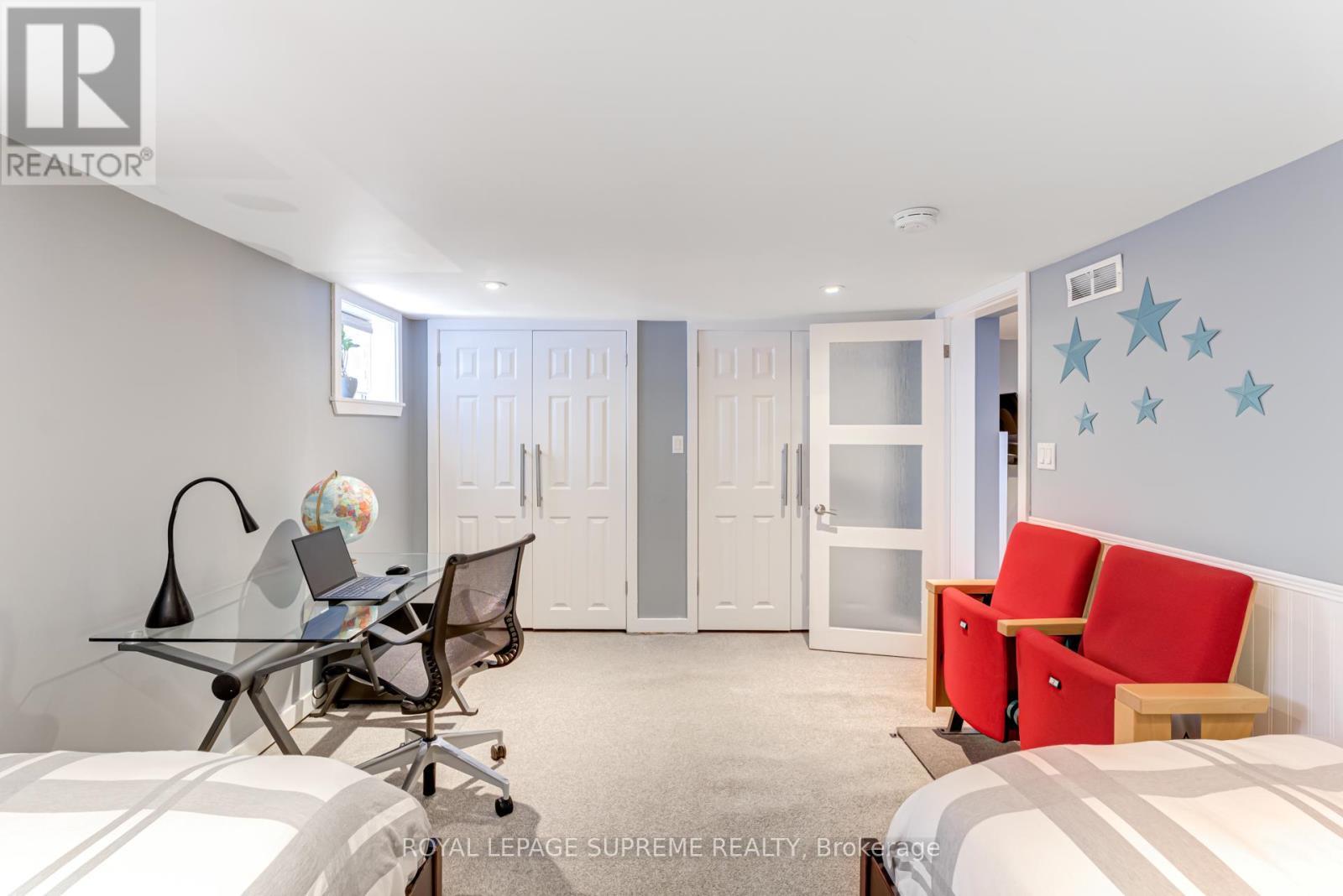 












901 ST CLARENS AVENUE

,
Toronto,




Ontario
M6H3X5

