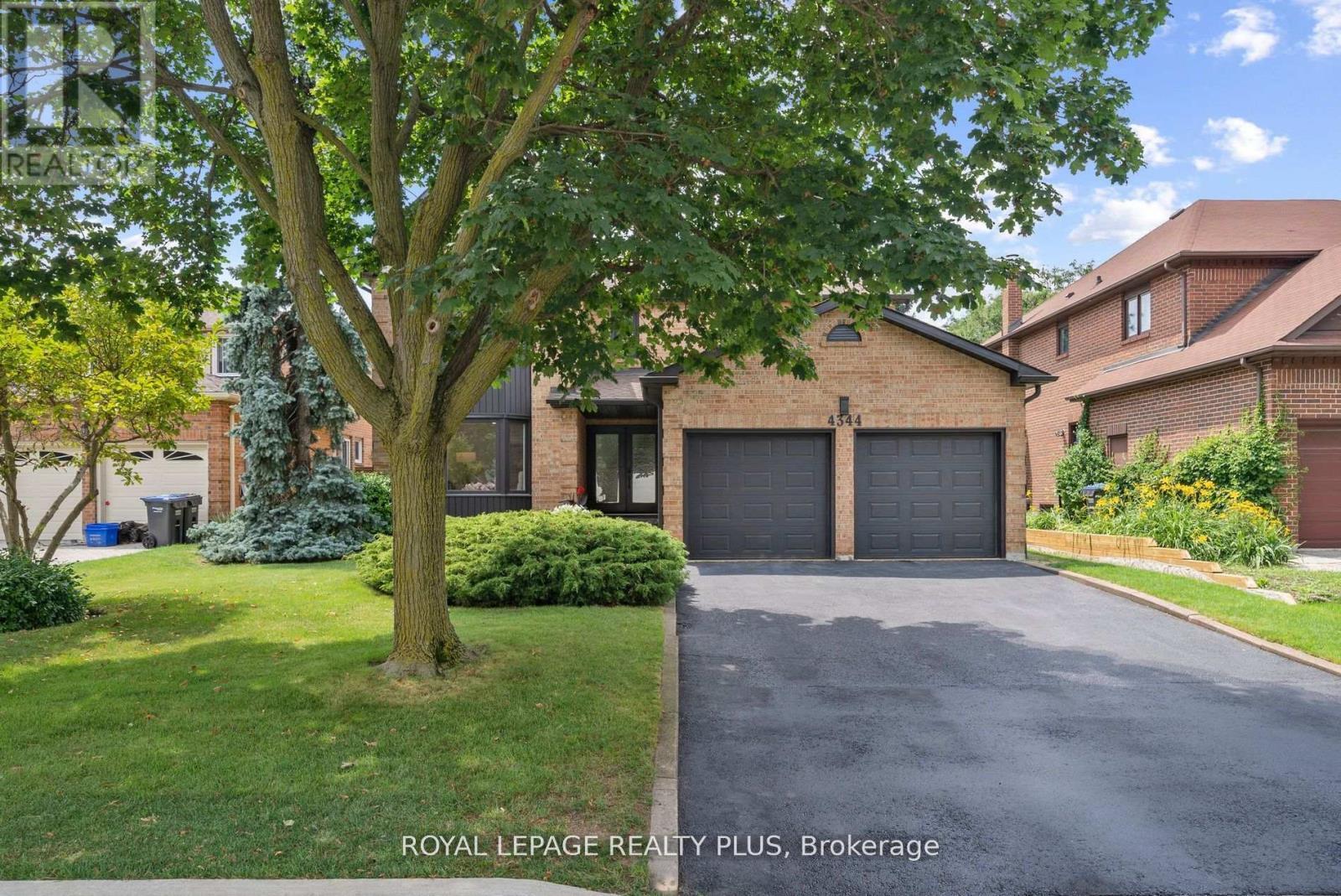 












4344 DALLAS COURT

,
Mississauga,




Ontario
L4W4G7

