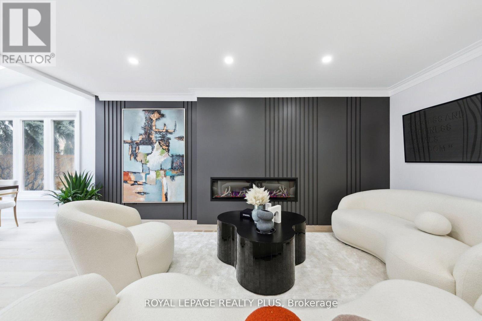 












4344 DALLAS COURT

,
Mississauga,




Ontario
L4W4G7

