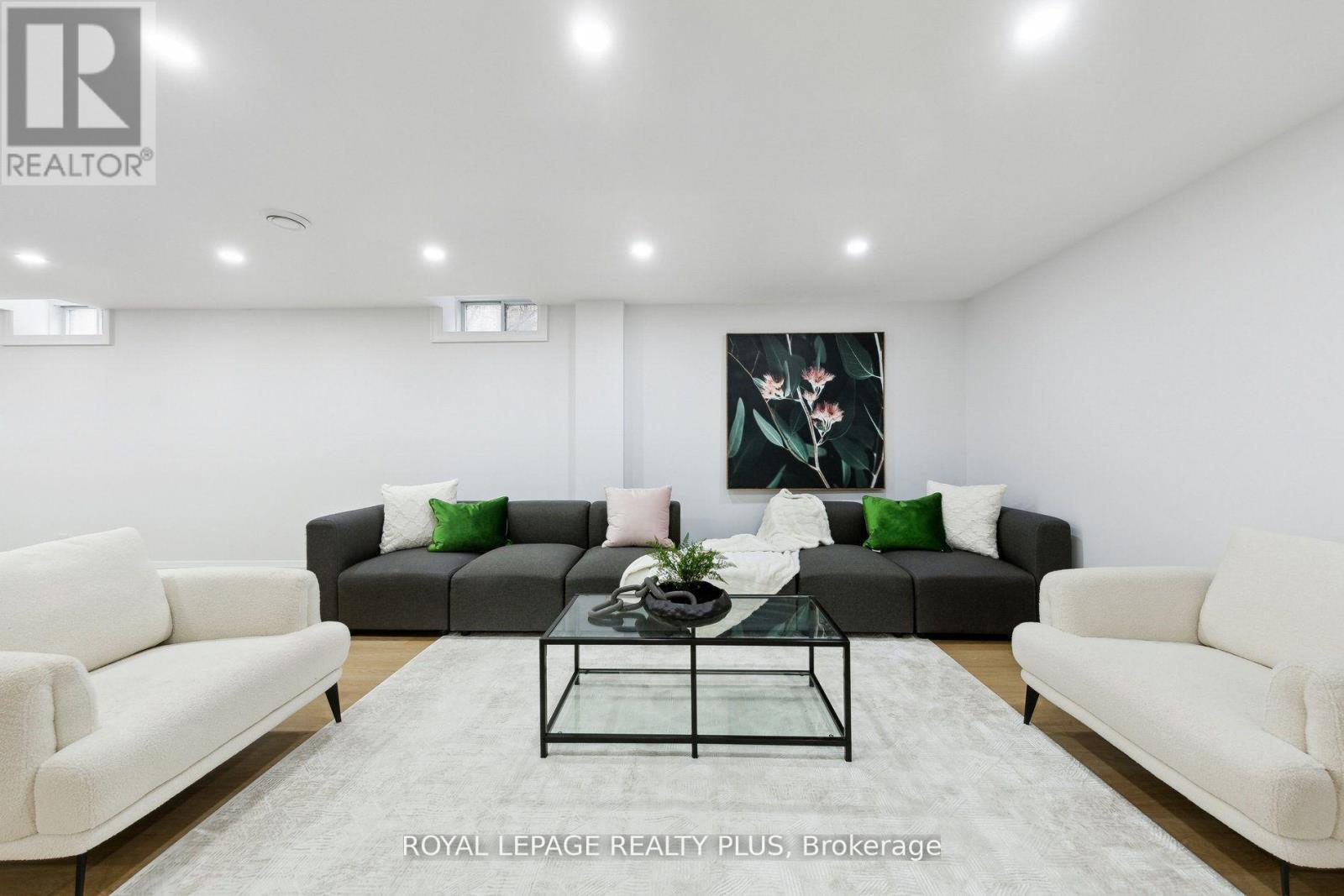 












4344 DALLAS COURT

,
Mississauga,




Ontario
L4W4G7

