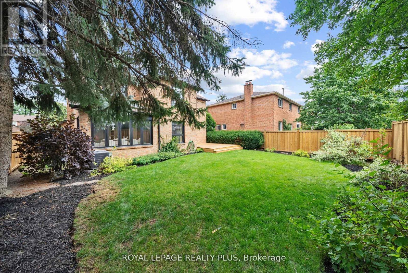 












4344 DALLAS COURT

,
Mississauga,




Ontario
L4W4G7

