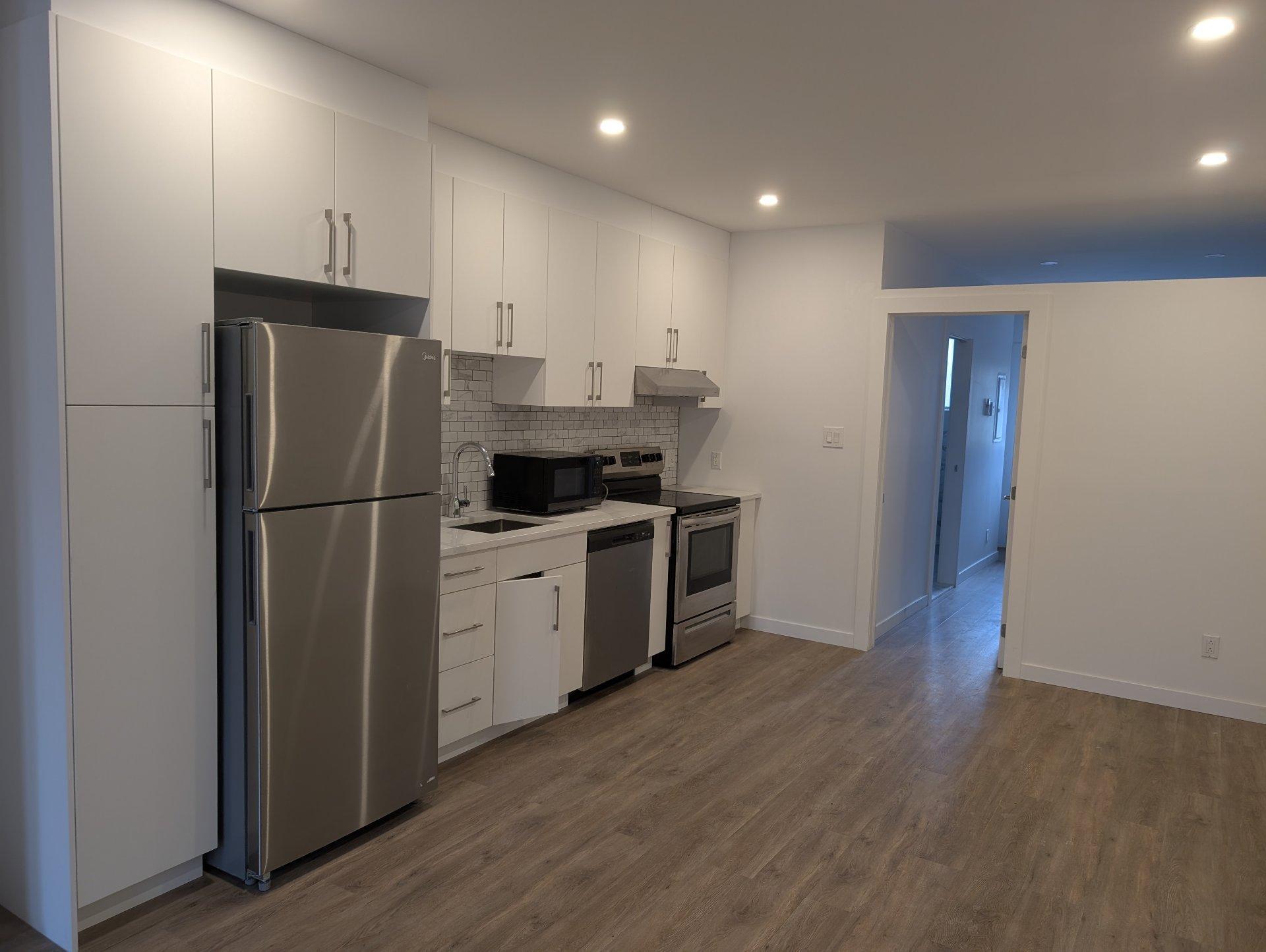 









6037


Av. du Parc

,
Montréal (Le Plateau-Mont-Royal),




QC
H2V4H4

