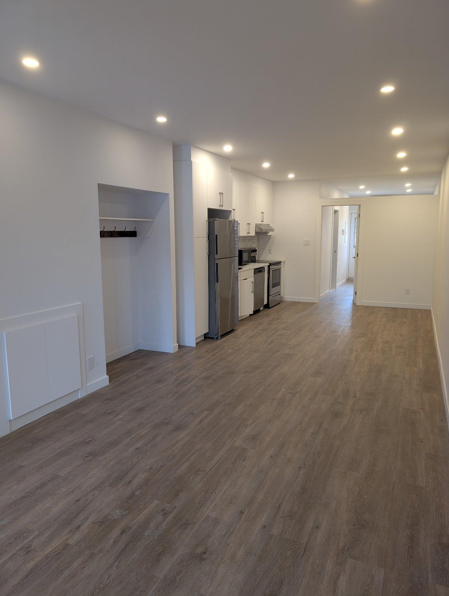









6037


Av. du Parc

,
Montréal (Le Plateau-Mont-Royal),




QC
H2V4H4

