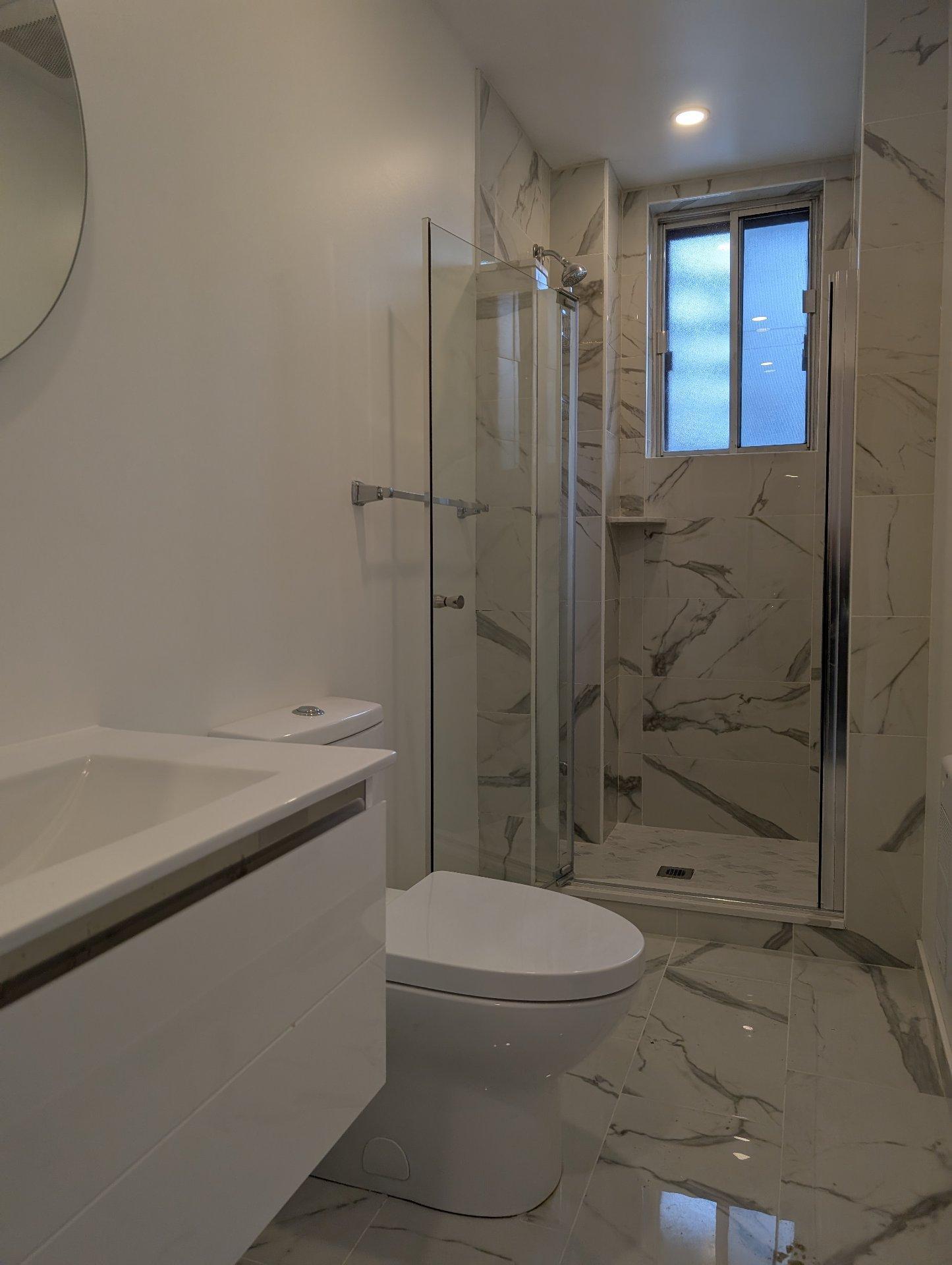 









6037


Av. du Parc

,
Montréal (Le Plateau-Mont-Royal),




QC
H2V4H4

