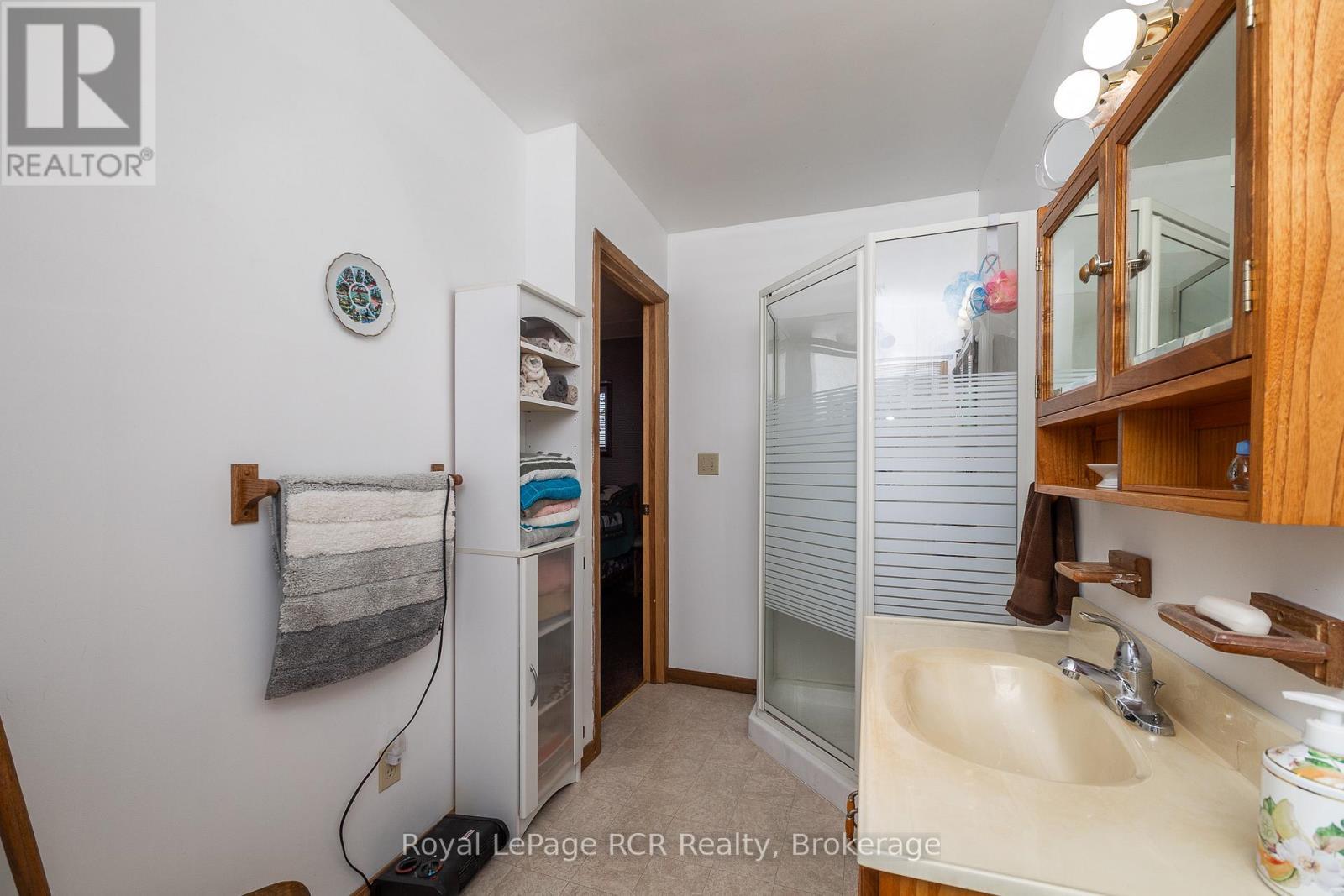 












917 BRUCE ROAD #13 ROAD

,
Native Leased Lands,




Ontario
N0H2L0

