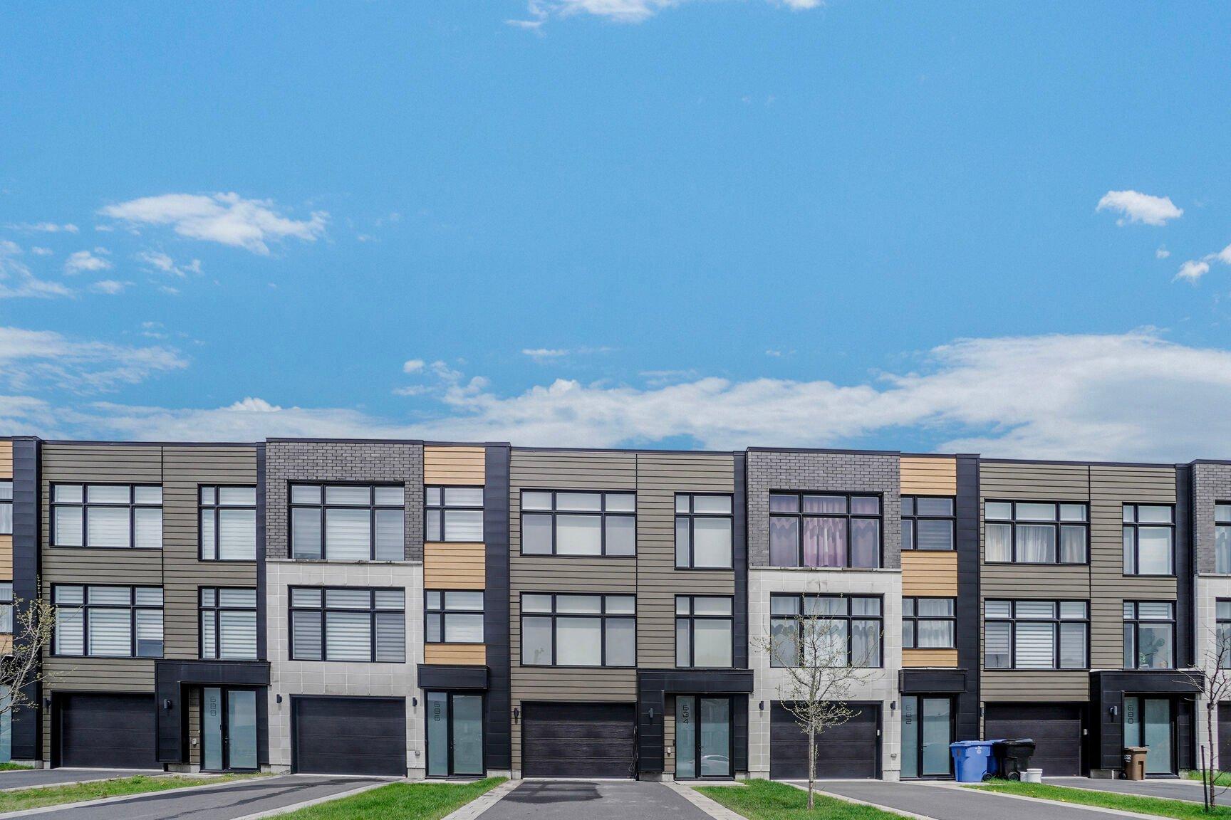 









684Z


Ch. du Golf

,
Sainte-Julie,




QC
J3Y1Y1

