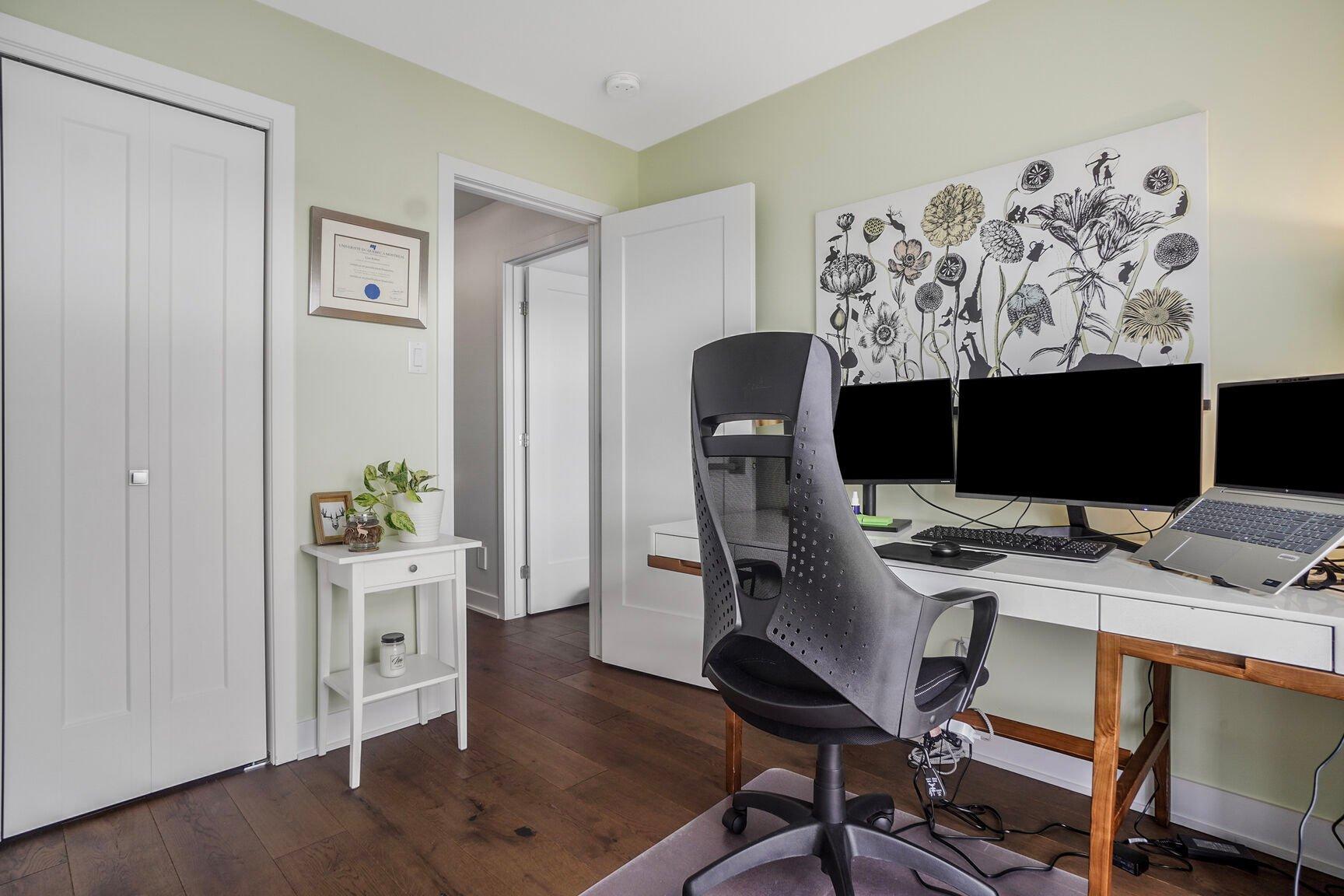 









684Z


Ch. du Golf

,
Sainte-Julie,




QC
J3Y1Y1

