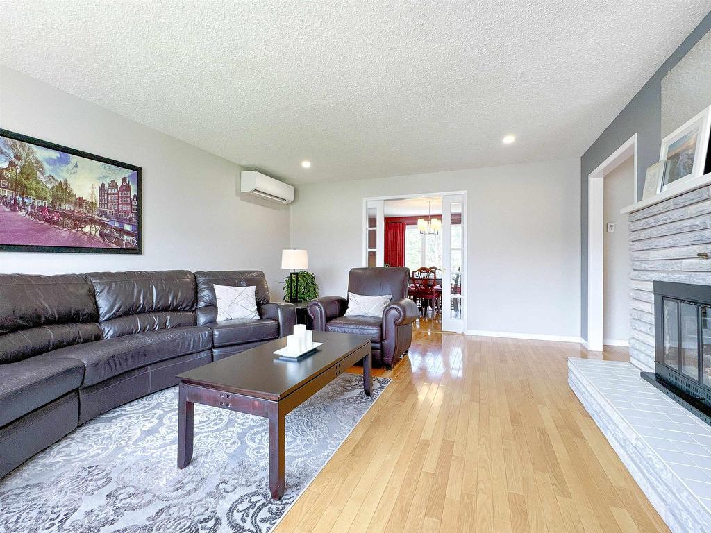 












21 Pope Avenue

,
Charlottetown,




PE
C1A 6N4

