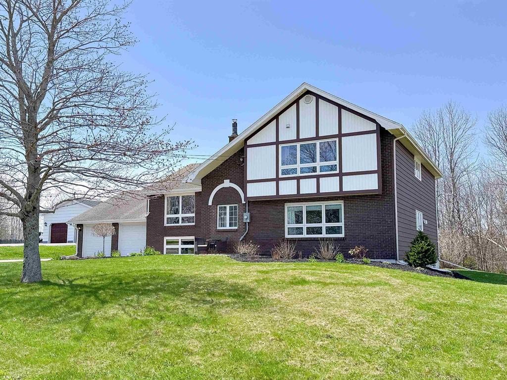 












21 Pope Avenue

,
Charlottetown,




PE
C1A 6N4

