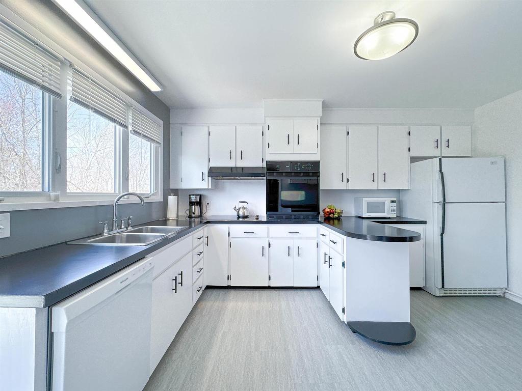 












21 Pope Avenue

,
Charlottetown,




PE
C1A 6N4

