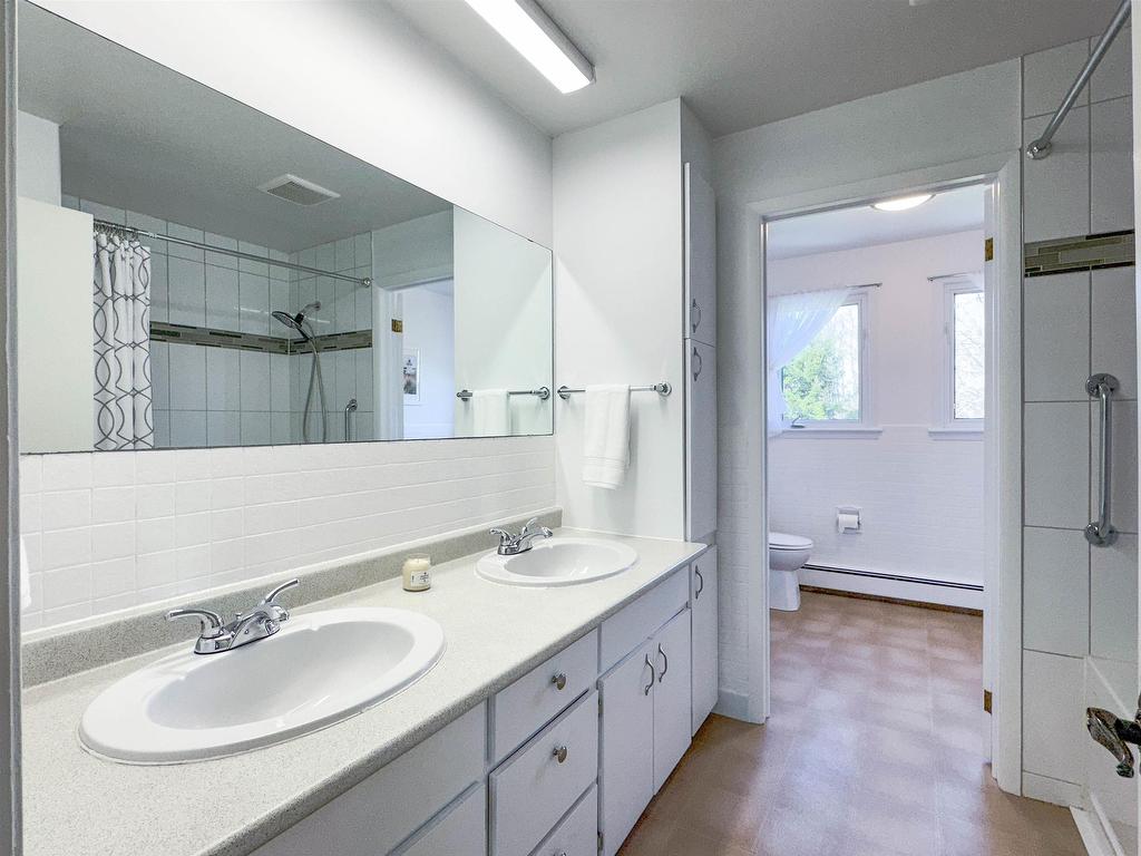 












21 Pope Avenue

,
Charlottetown,




PE
C1A 6N4


