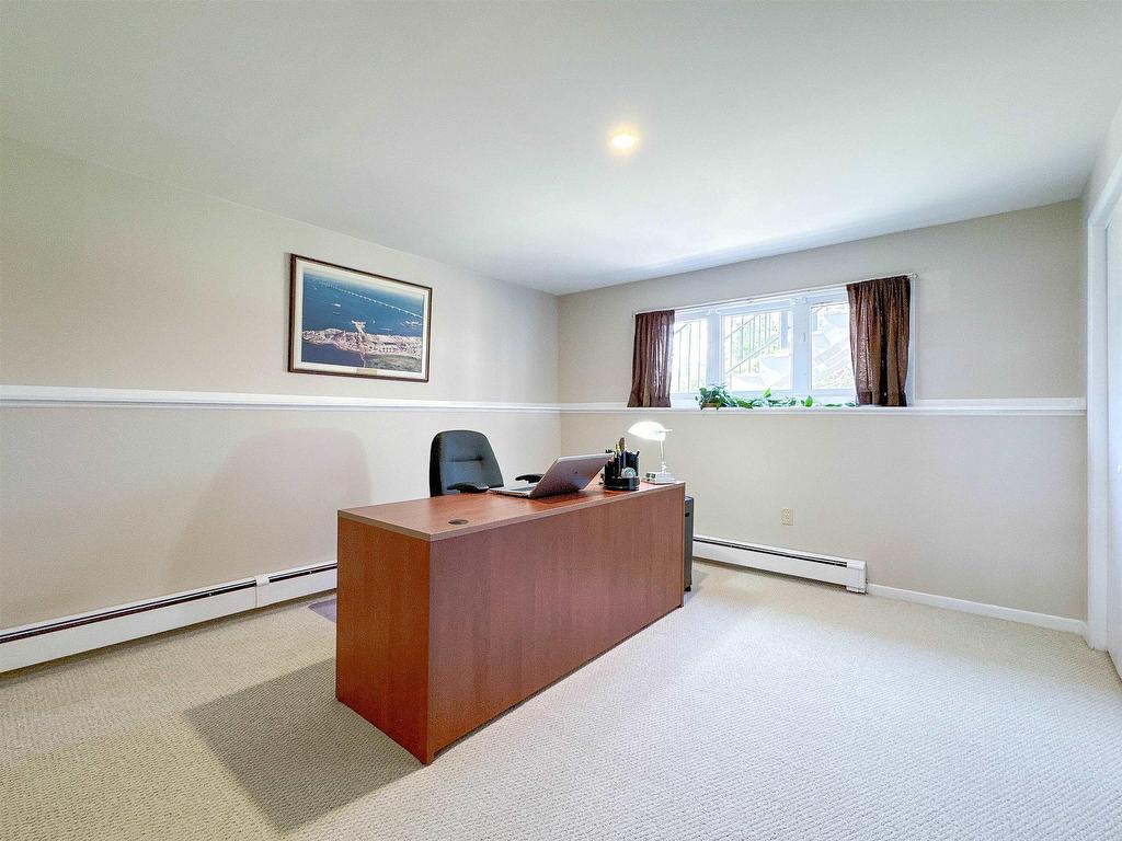 












21 Pope Avenue

,
Charlottetown,




PE
C1A 6N4


