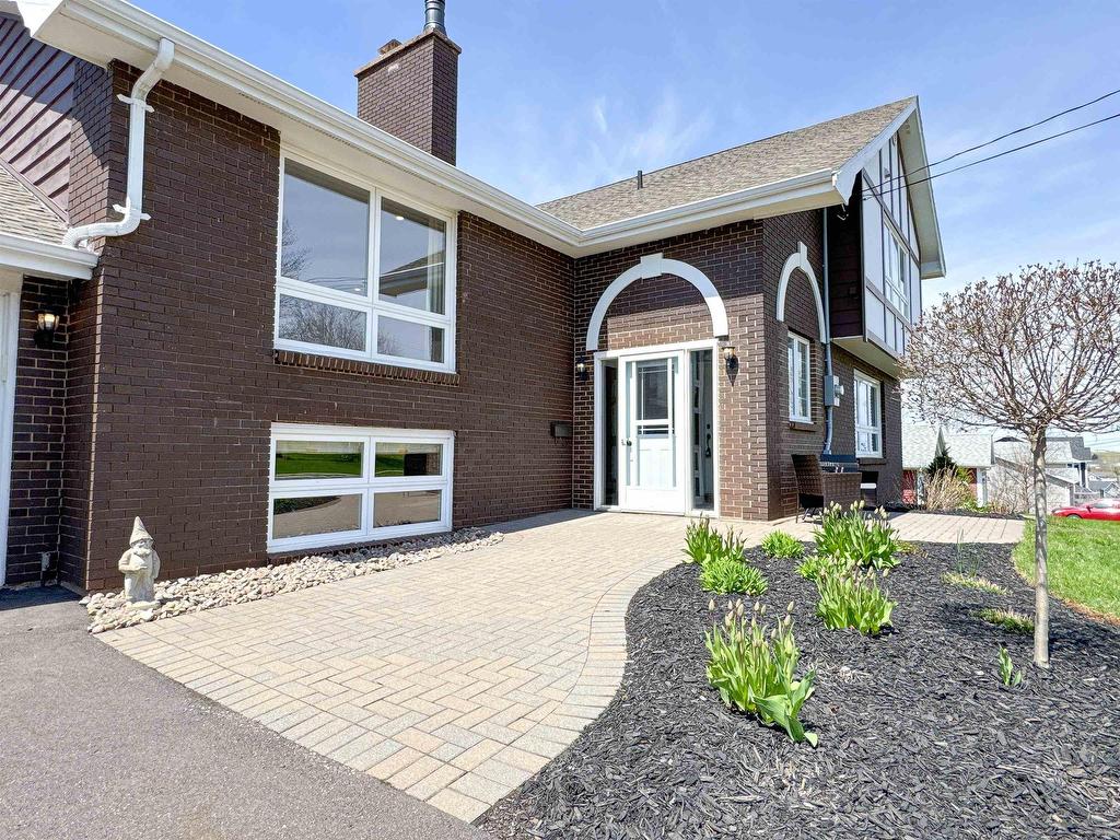 












21 Pope Avenue

,
Charlottetown,




PE
C1A 6N4

