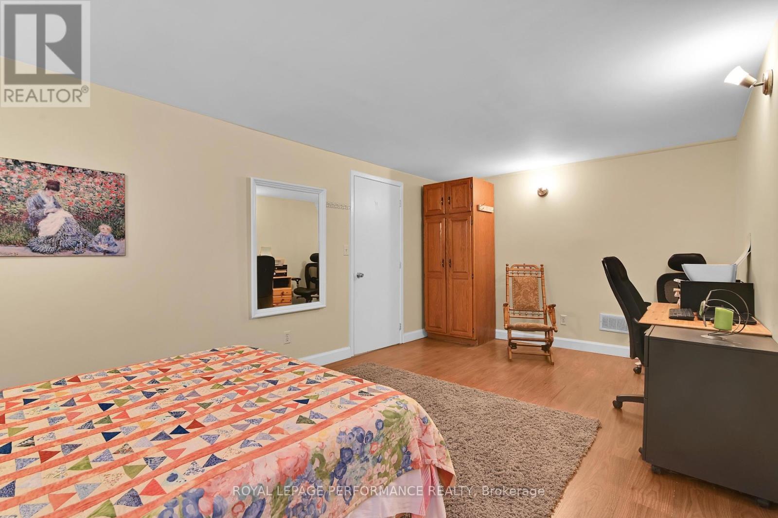












996 LAPORTE STREET

,
Ottawa,




Ontario
K1J7B4

