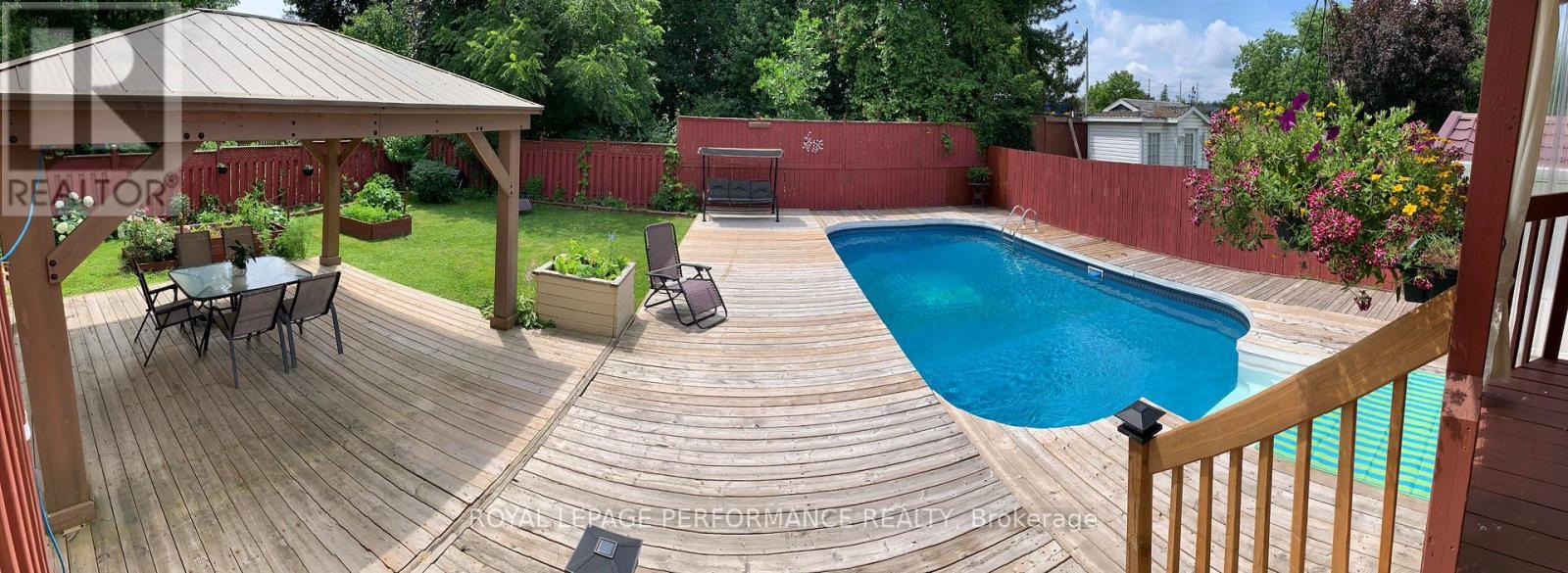 












996 LAPORTE STREET

,
Ottawa,




Ontario
K1J7B4


