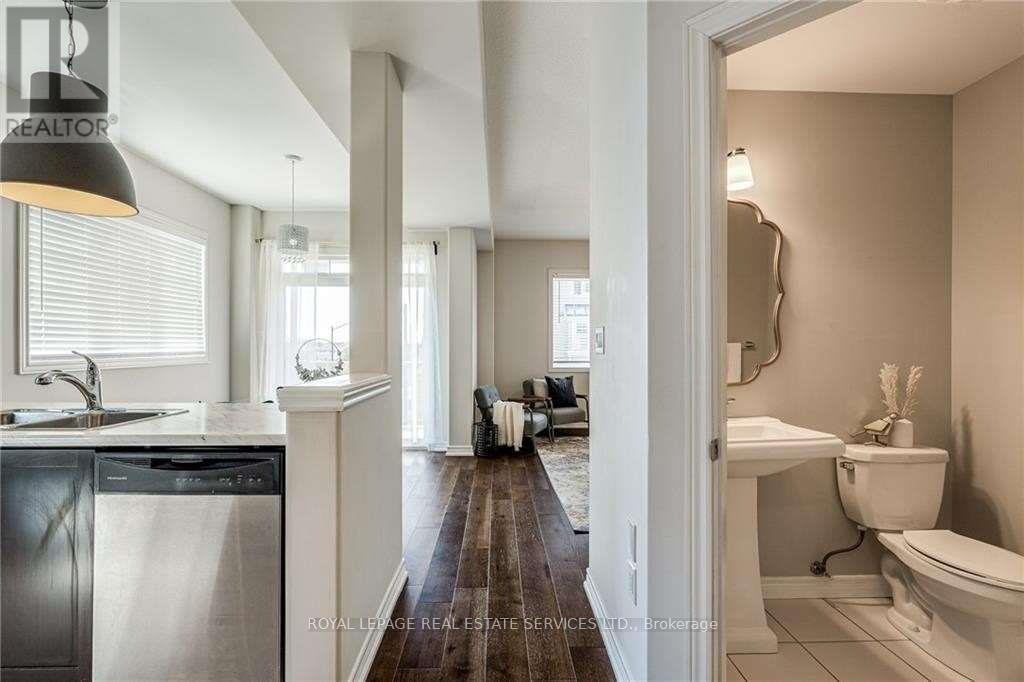 












47 - 201 WESTBANK TRAIL

,
Hamilton,




Ontario
L8J0H4

