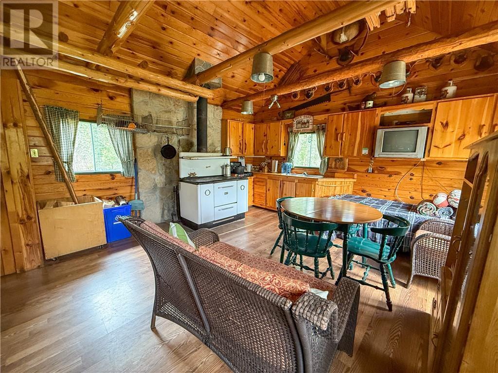 












17895 Highway 540

,
Evansville,







Ontario
P0P1J0

