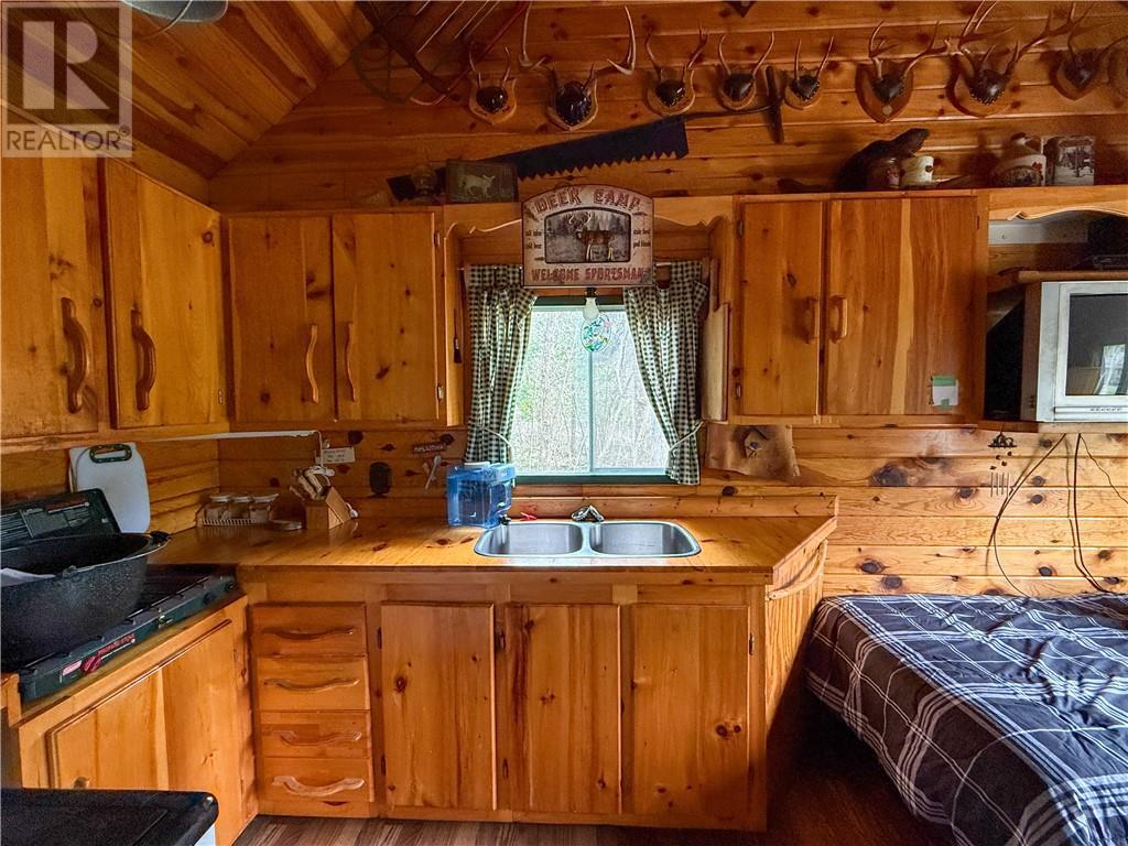 












17895 Highway 540

,
Evansville,







Ontario
P0P1J0

