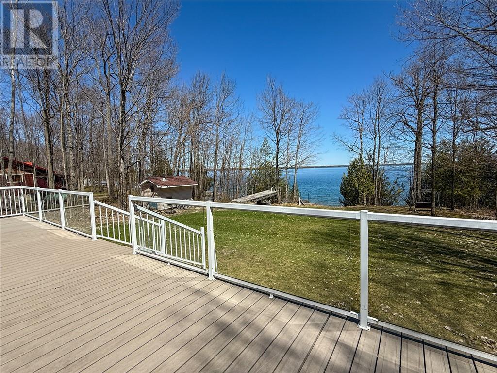 












80 Pauls Point Road

,
Mindemoya, Manitoulin Island,




Ontario
P0P1S0

